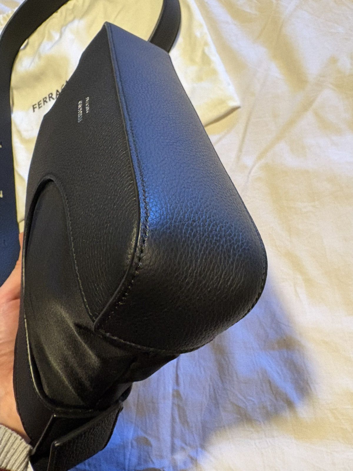 Salvatore Ferragamo Ferragamo cut-out leather/nylon crossbody bag. Size ONE SIZE - 8 Thumbnail