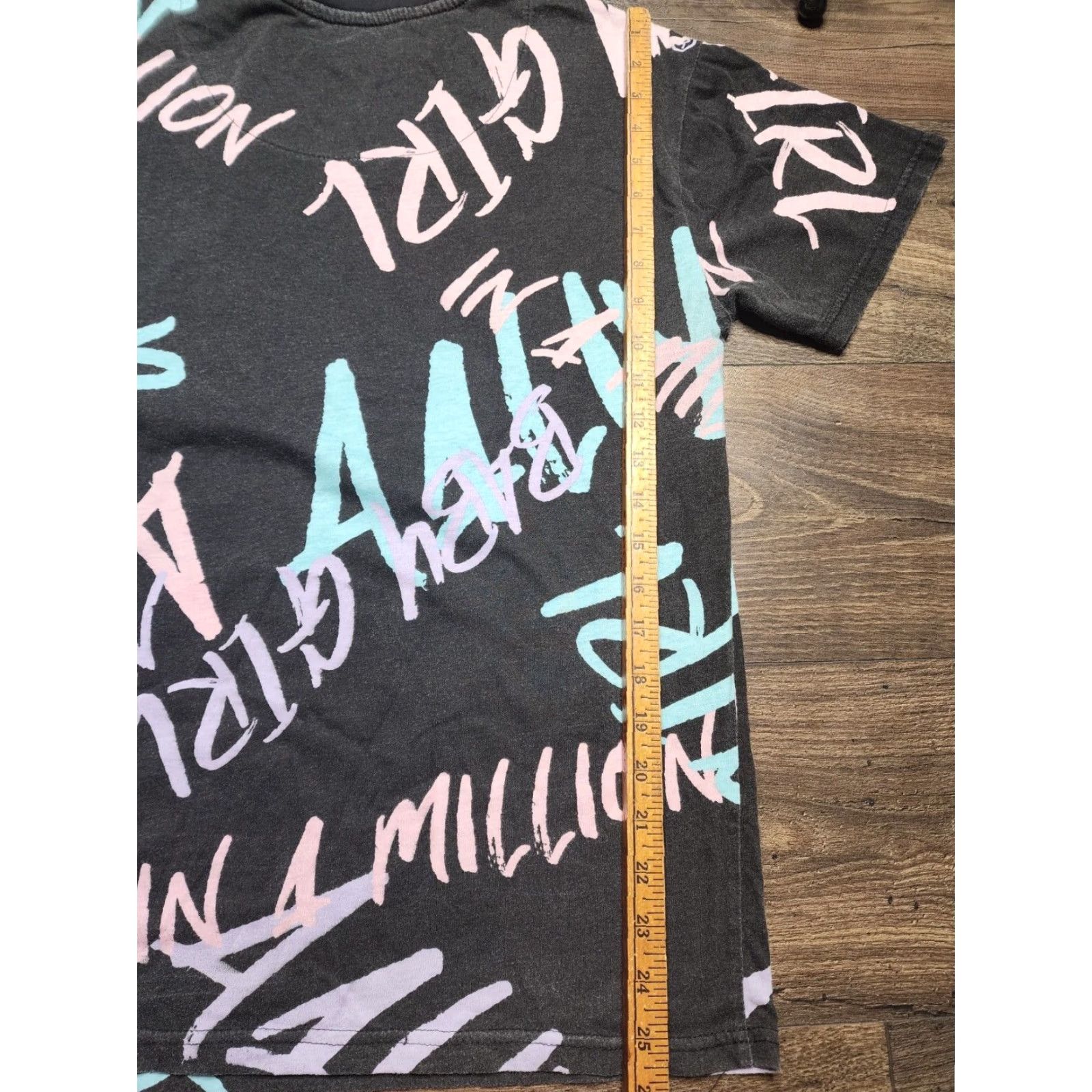 Etro Retro aaliyah T-Shirt Geometric Crew Neck Short Sleeve L Black Mens 90s Music Retro Printed All Over Graphic Rap RnB Hip Hop Shirt Size US L / EU 52-54 / 3 - 2 Thumbnail
