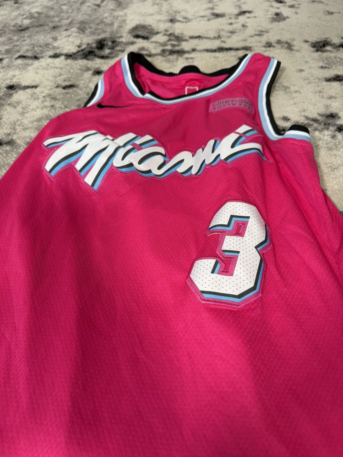 Nike Nike NBA Miami Heat Dwayne Wade #3 Basketball Jersey Size US M / EU 48-50 / 2 - 3 Thumbnail