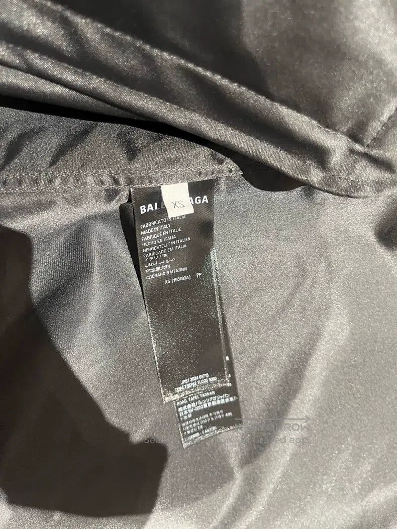 Balenciaga Balenciaga Tape Masking Paper Logo Hooded Windbreaker Jack Size US XS / EU 42 / 0 - 3 Thumbnail