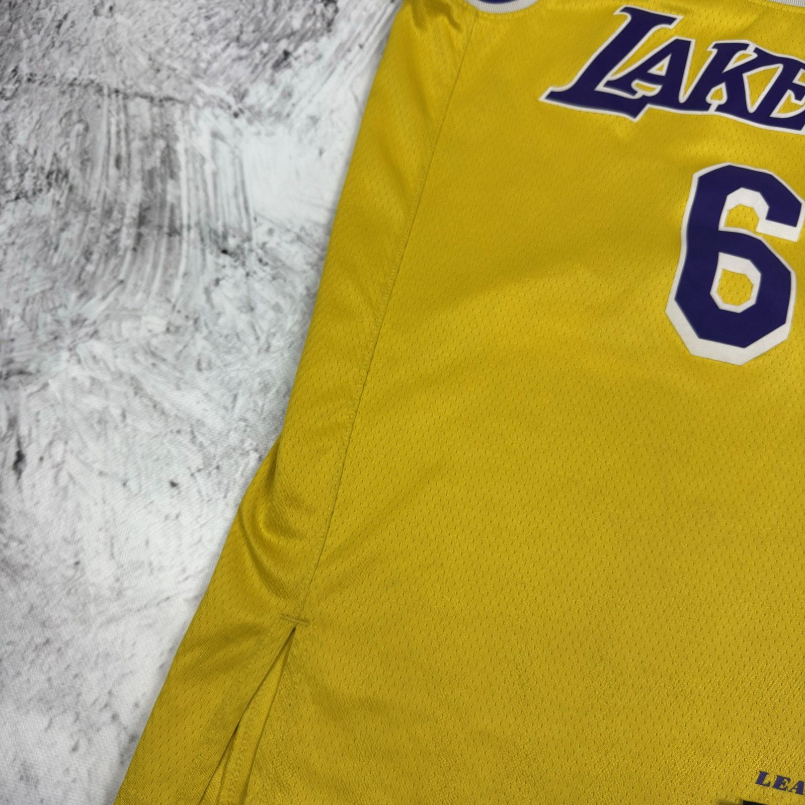 Nike Nike Dri-Fit Men's Los Angeles Lakers Lebron James Jersey XS Size US XS / EU 42 / 0 - 7 Thumbnail