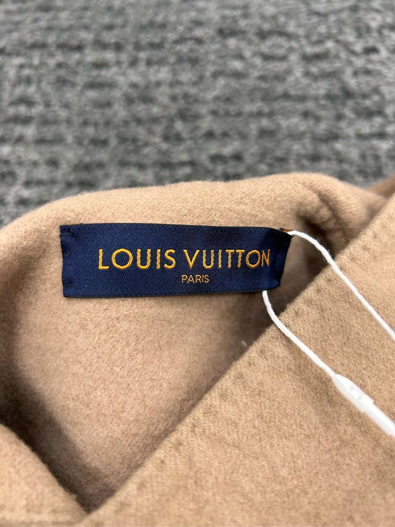 Louis Vuitton Louis Vuitton Reversible Cashmere Camel List Cashmere Hoodi Size US XL / EU 56 / 4 - 4 Thumbnail
