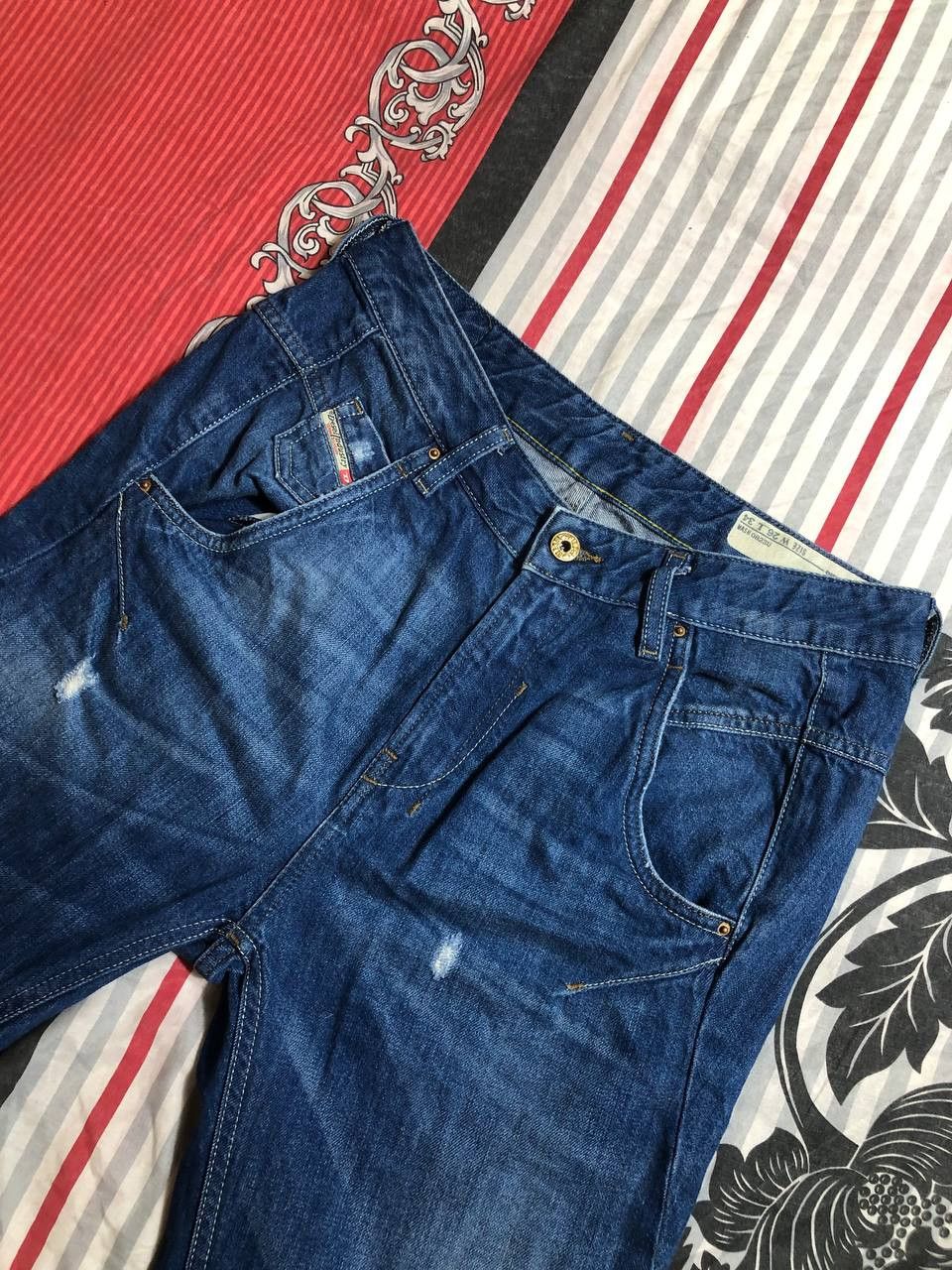 Diesel × Vintage Vintage Y2K Diesel Washed Distressed Denim Jeans Slim Size US 26 / EU 42 - 19 Thumbnail