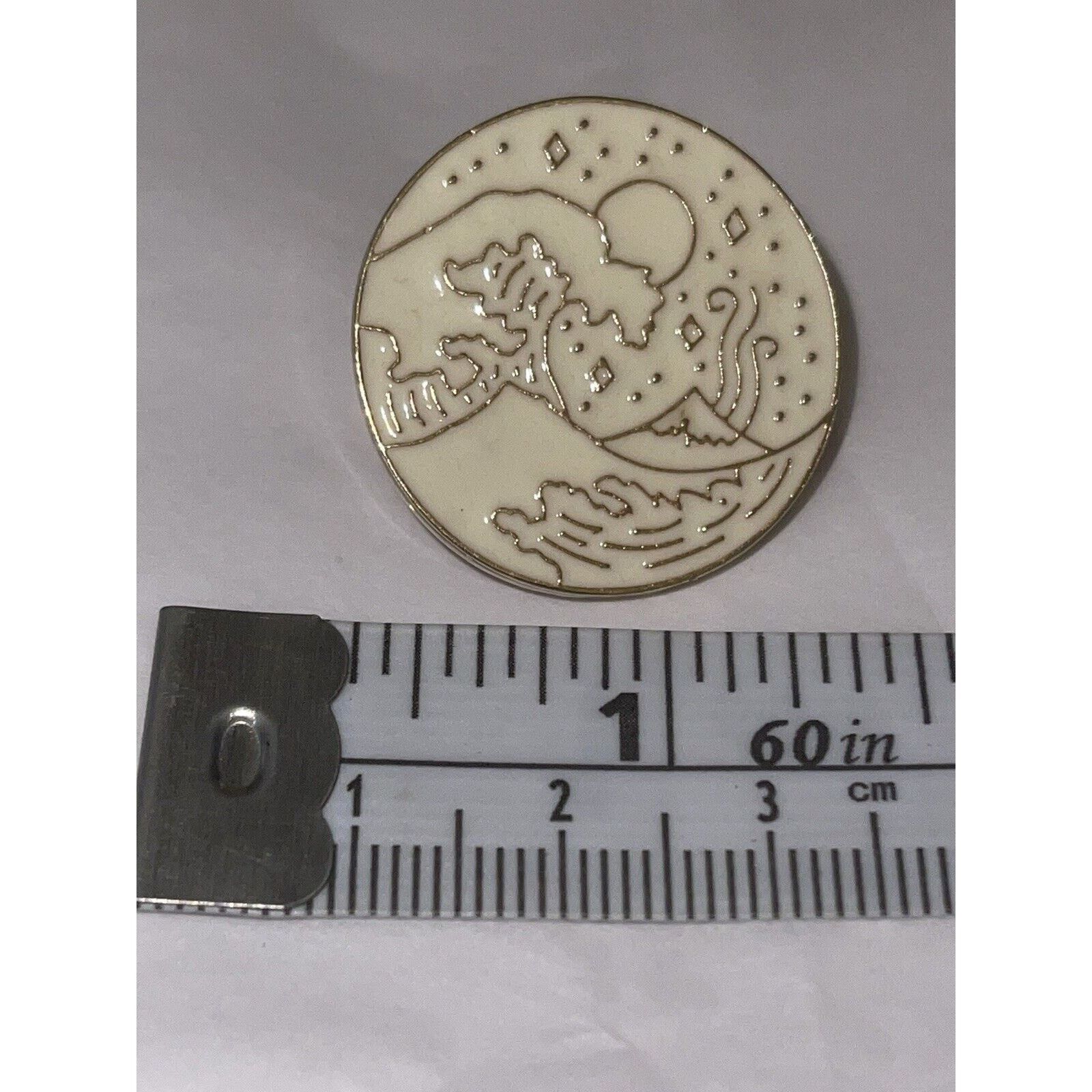 Other Round Ski Camp Mountains Pin Brooch Size ONE SIZE - 1 Preview