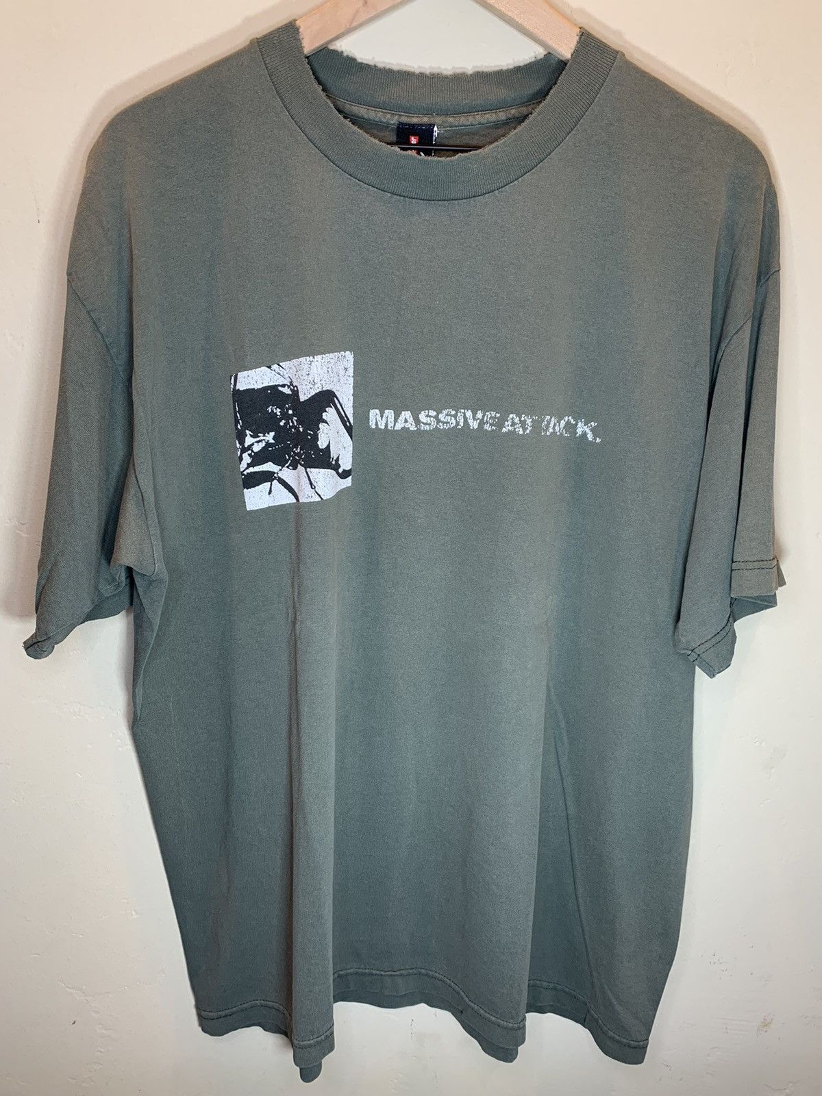 Band Tees *RARE* Vintage 90's Massive Attack Mezzanine Album