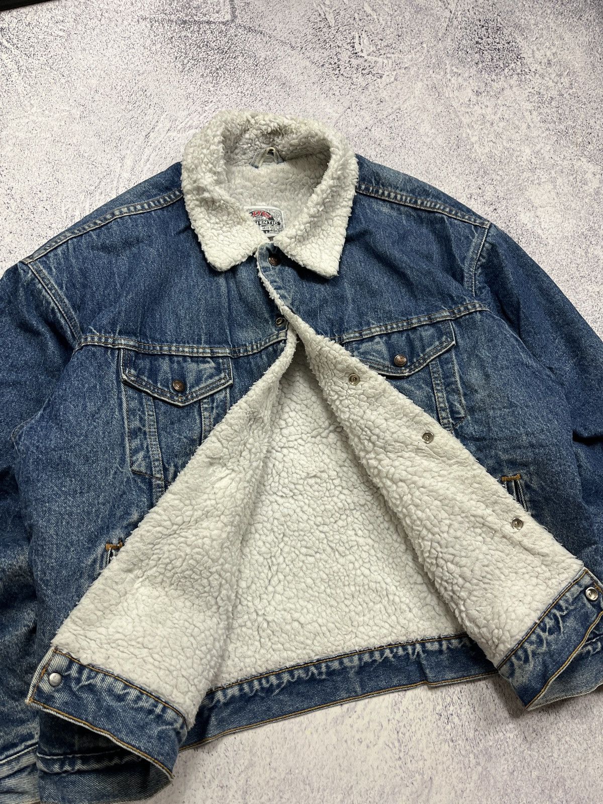 Levi's × Vintage Vintage 90’s Levi's Sherpa Lined Denim Trucker Jacket Rare Size US XL / EU 56 / 4 - 12 Thumbnail