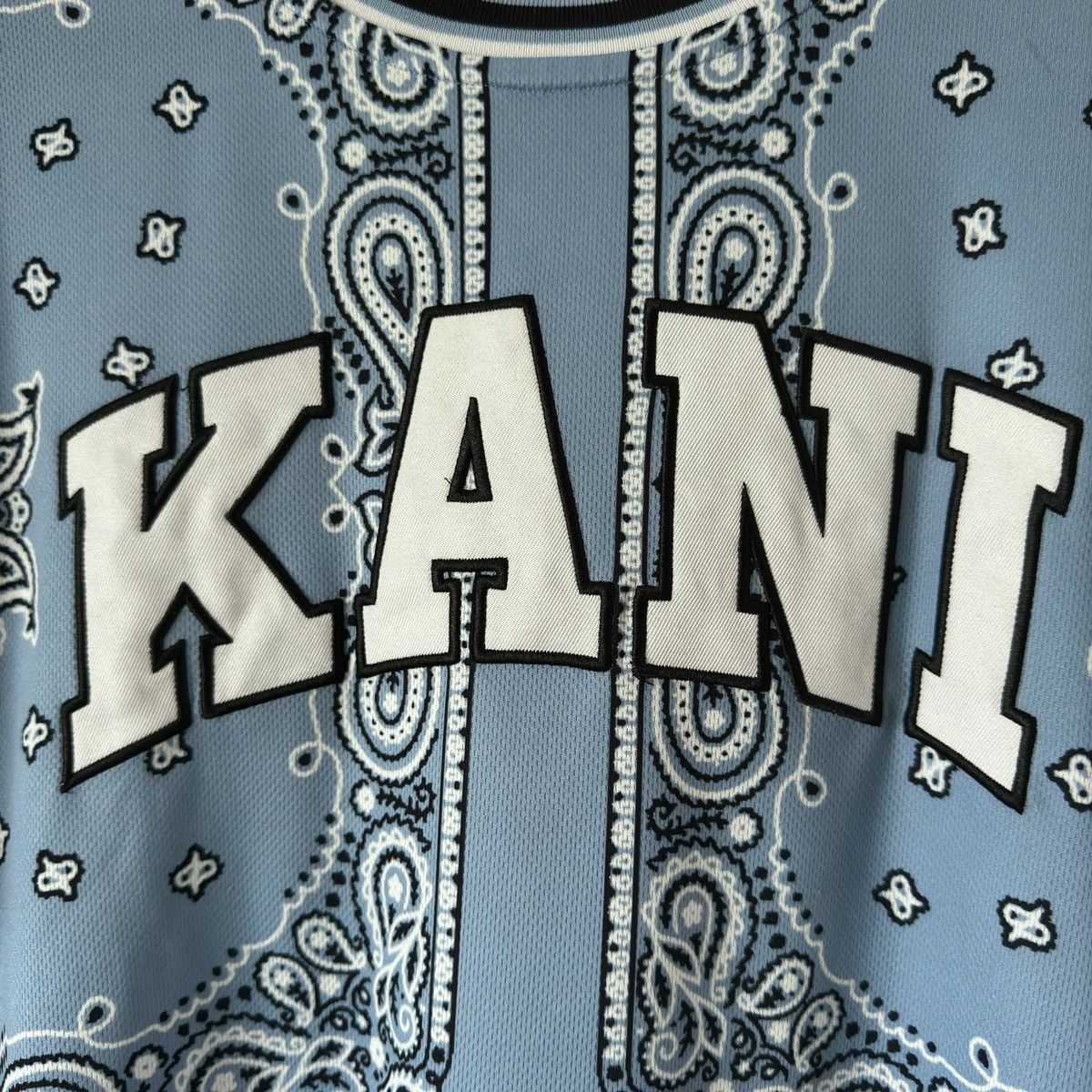Karl Kani Karl Kani Serif Paisley Mesh Bandana Logo Jersey Tee Size US M / EU 48-50 / 2 - 4 Thumbnail