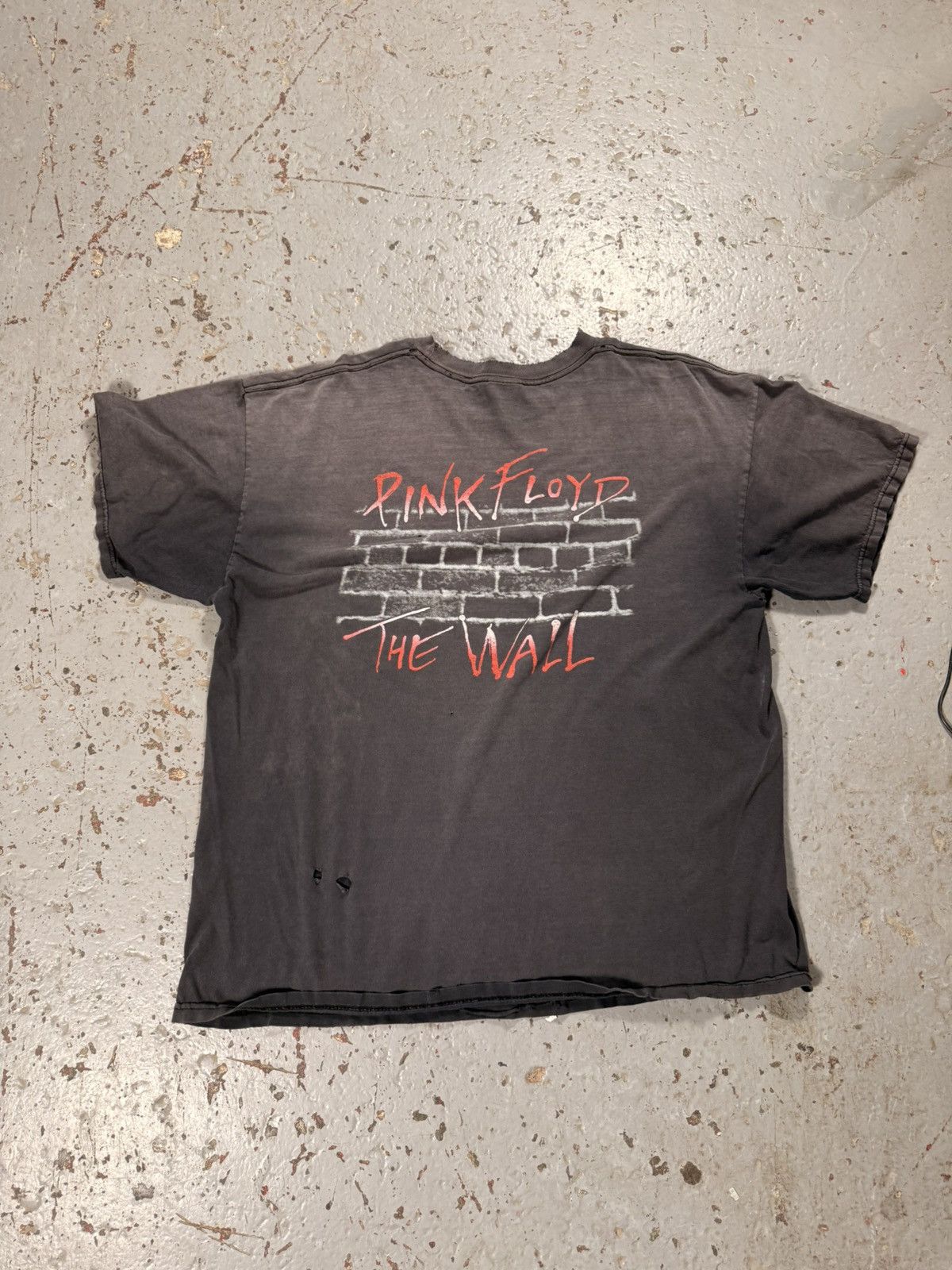 Pink Floyd Vintage Sun Faded Distressed Pink Floyd The Wall Ash Tee Size US XL / EU 56 / 4 - 8 Thumbnail