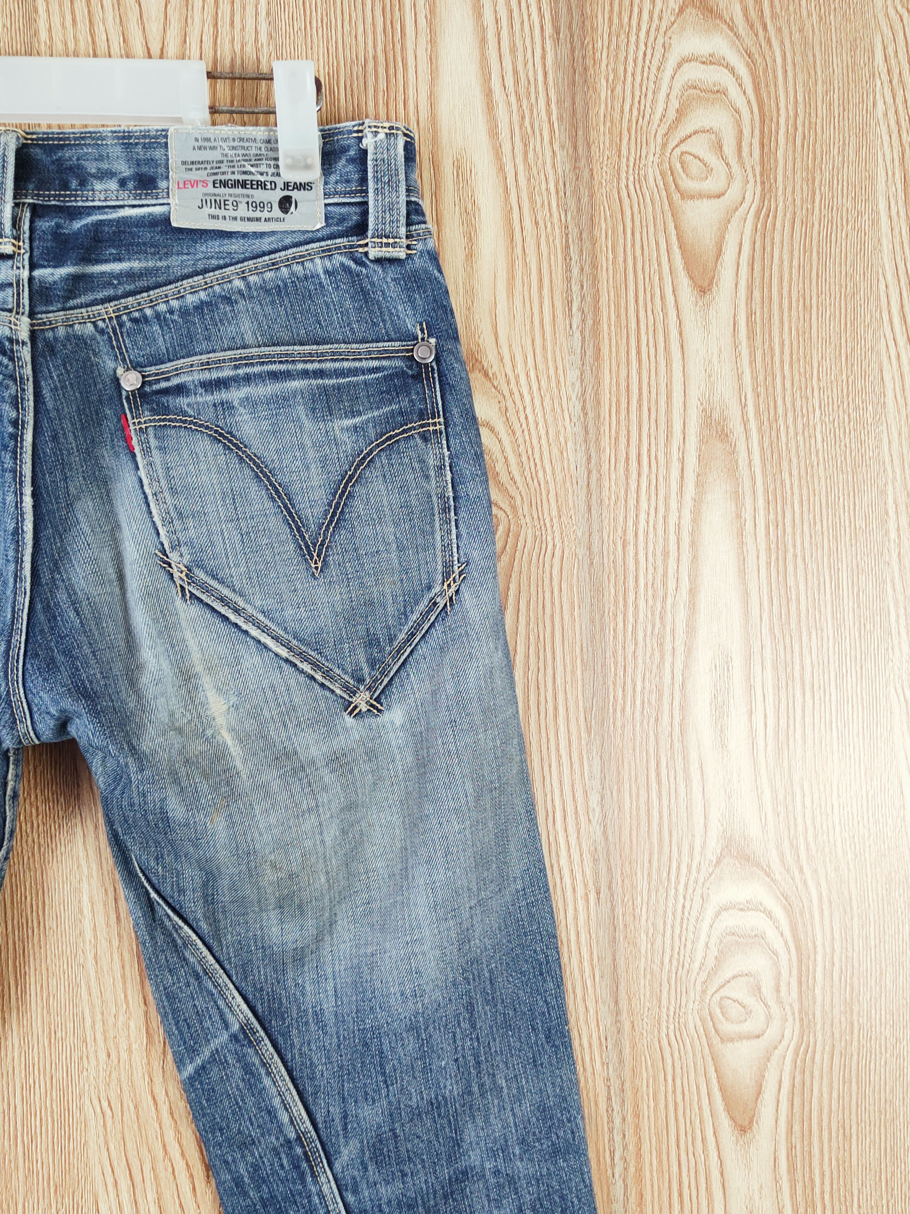 Levi's Levi's Dark Blue Distressed Ripped Jeans #W654 Size US 29 - 11 Thumbnail