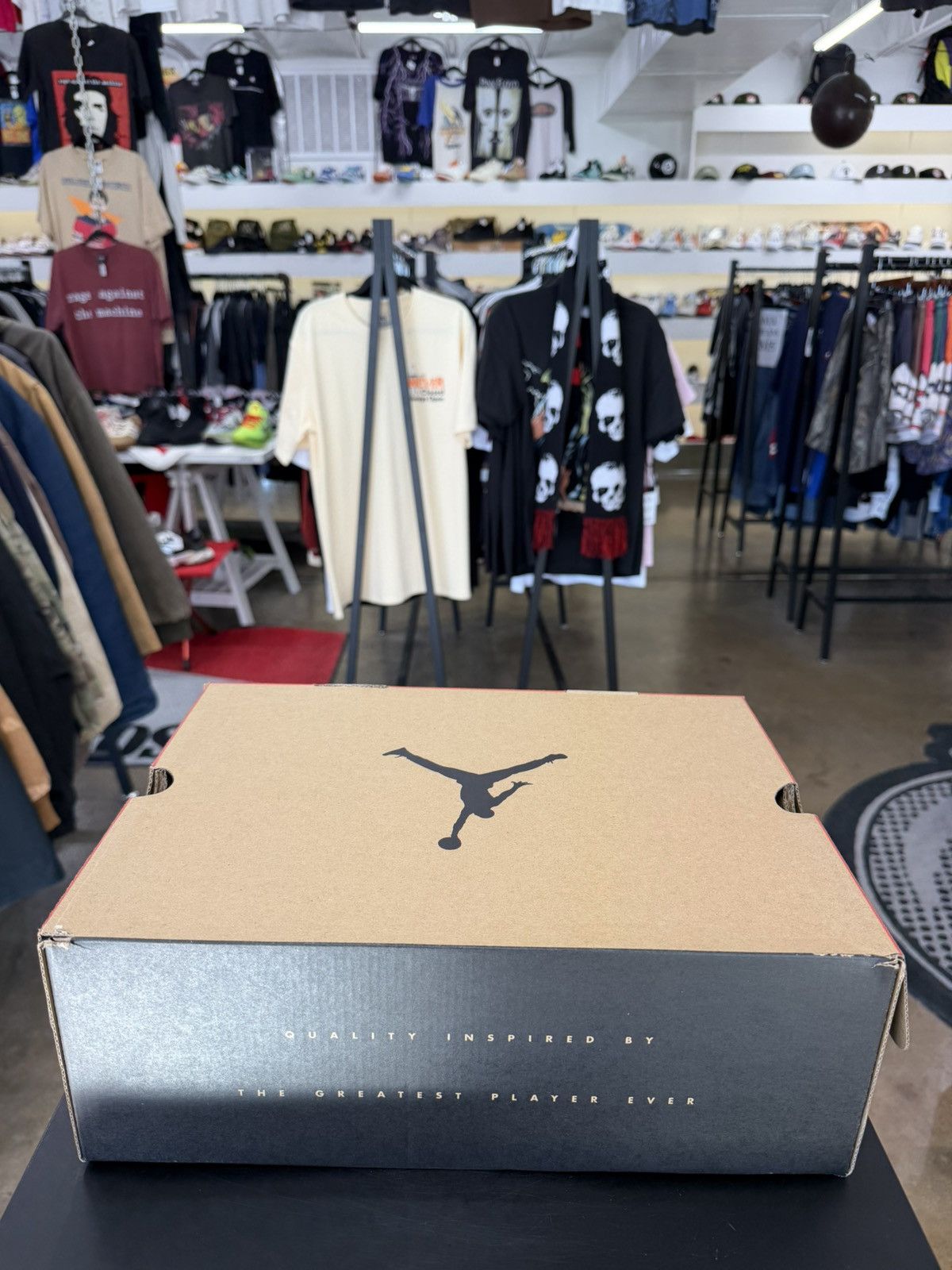 Jordan Brand Air Jordan 12 Playoffs Size 8.5 (2022) Size US 8.5 / EU 41-42 - 16 Thumbnail