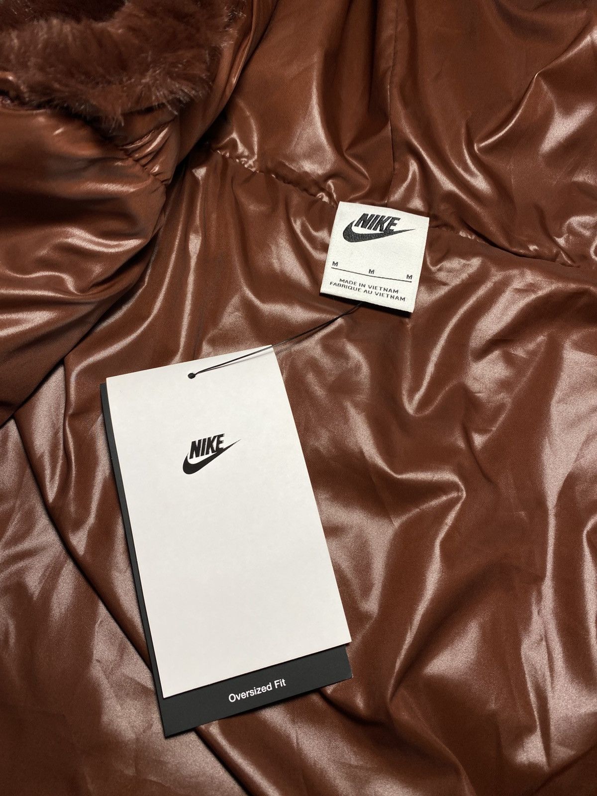 Nike Nike Essentials Faux Fur Swoosh Bomber Jacket women’s M BNWT Size M / US 6-8 / IT 42-44 - 13 Thumbnail