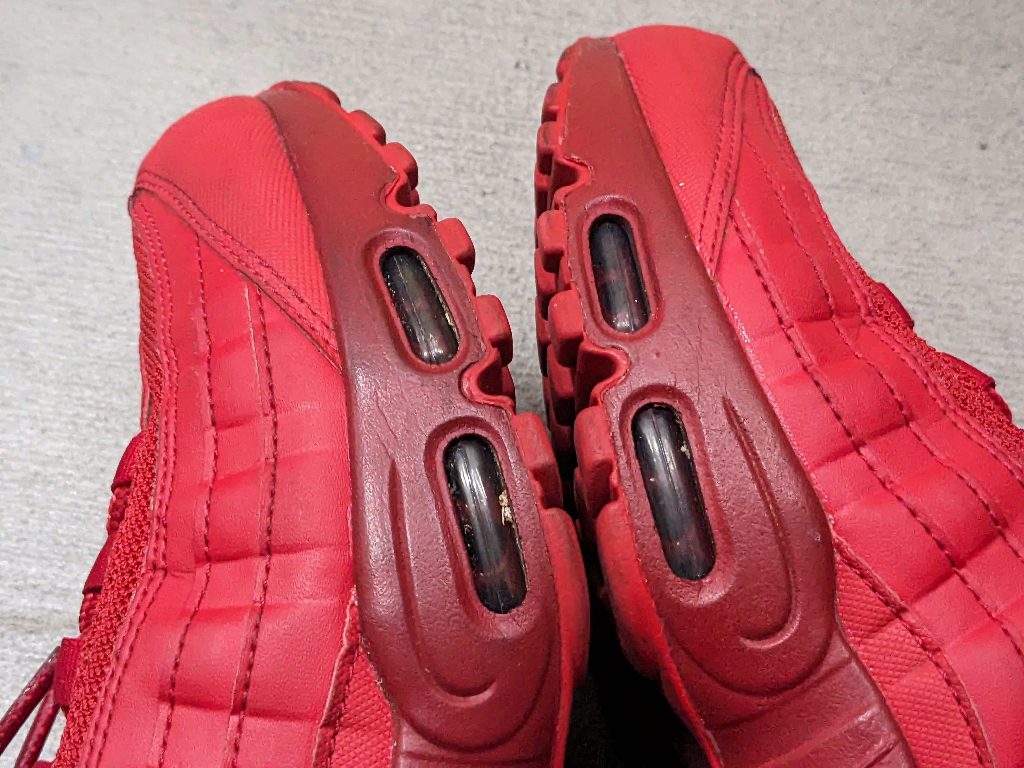 Nike Nike Air Max 95 Triple Red Size 8 CQ9969-600 2019 Size US 8 / EU 41 - 9 Thumbnail