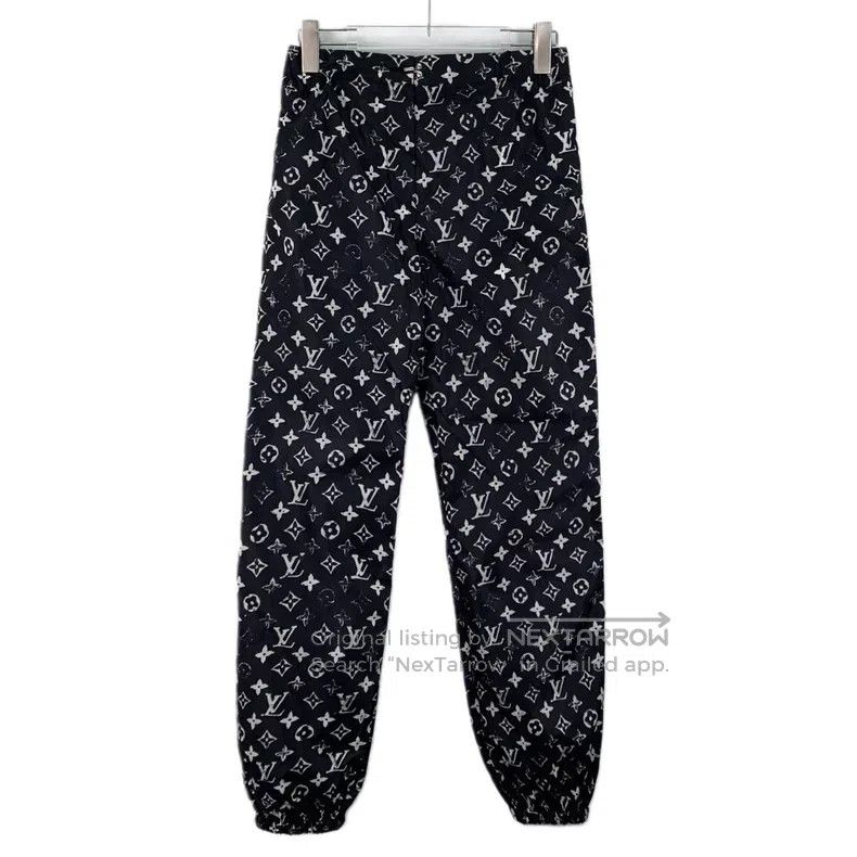 Louis Vuitton Louis Vuitton Black logo presbyopic full print corset casu Size US 34 / EU 50 - 1 Thumbnail