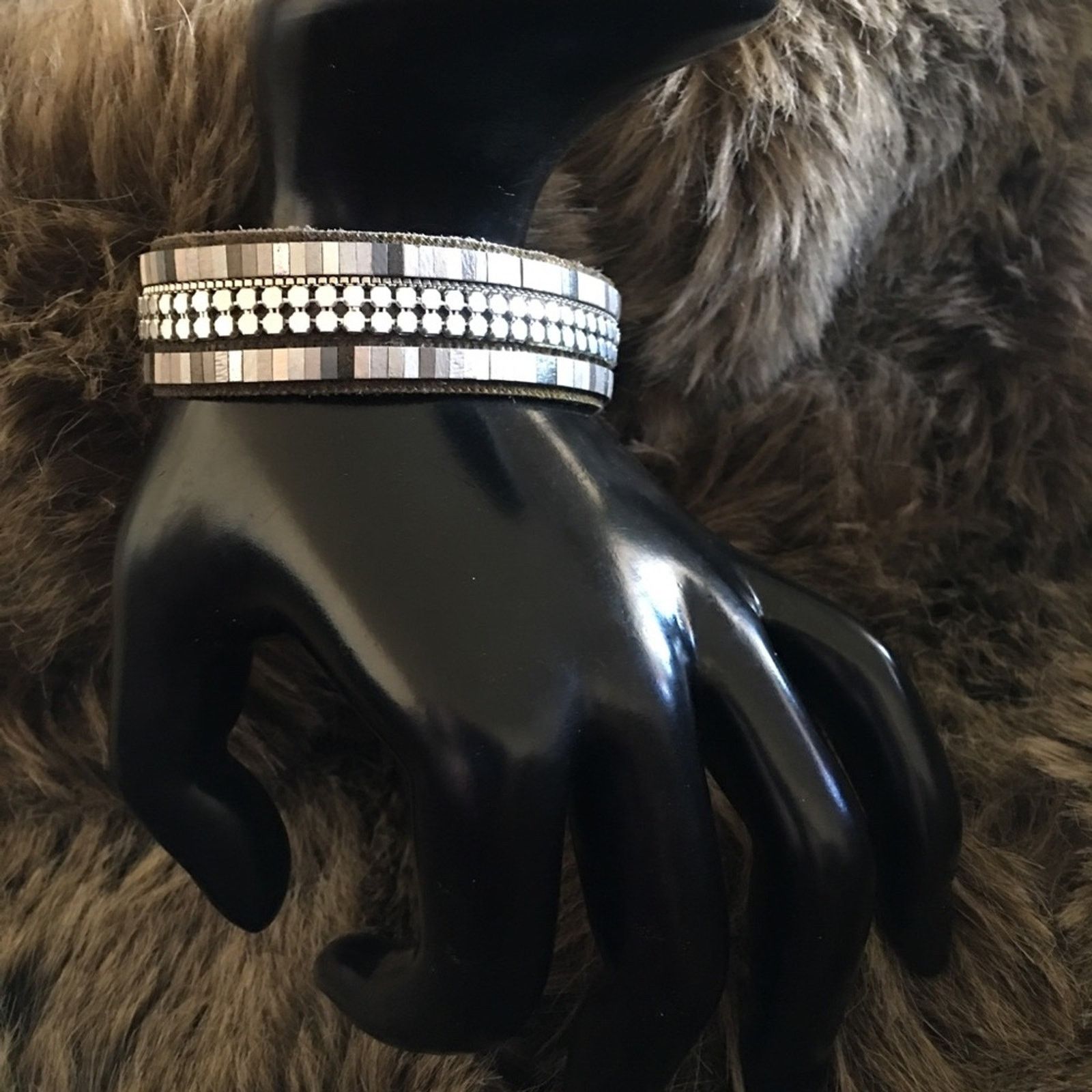 Jewelry Gray leather band silver accents magnet bracelet Size ONE SIZE - 2 Thumbnail