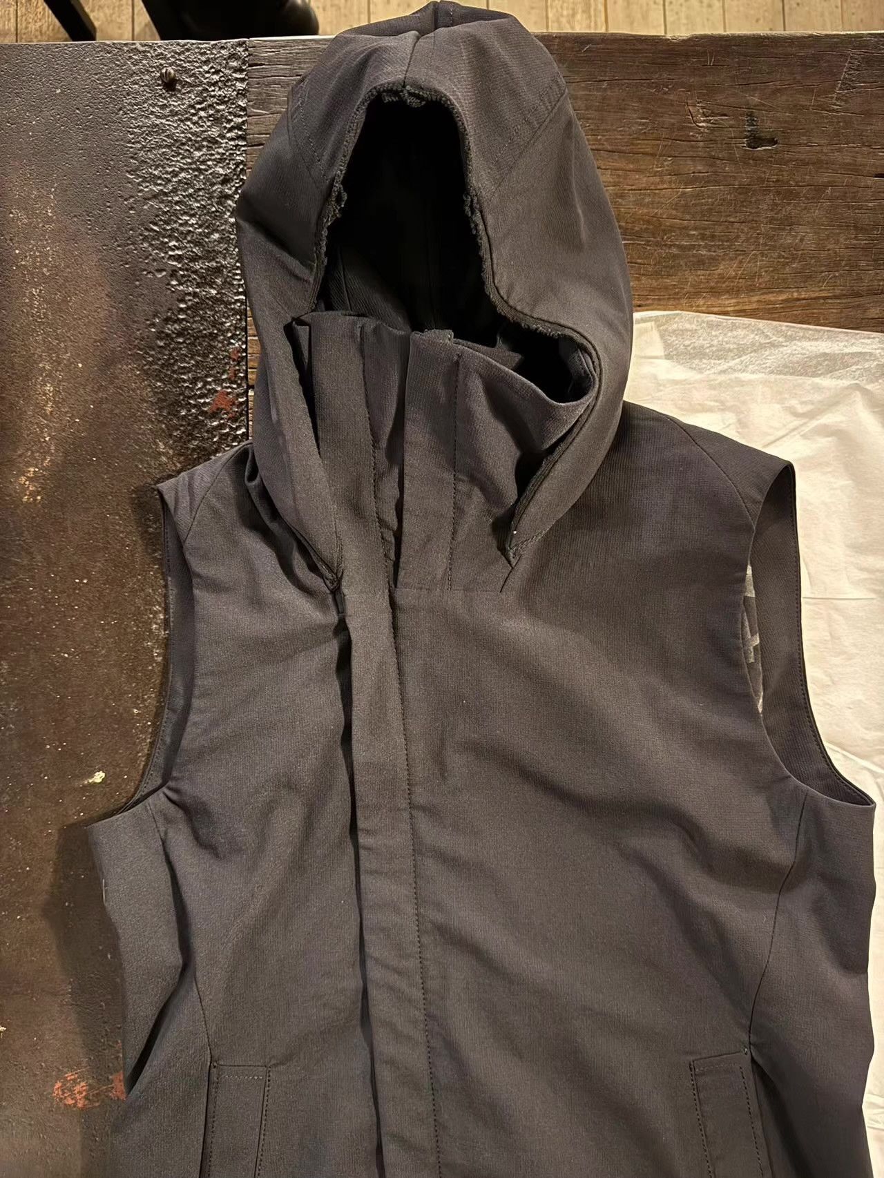 Devoa Devoa 16SS men’s black sleeveless hooded Ｑ25 Size US M / EU 48-50 / 2 - 1 Thumbnail