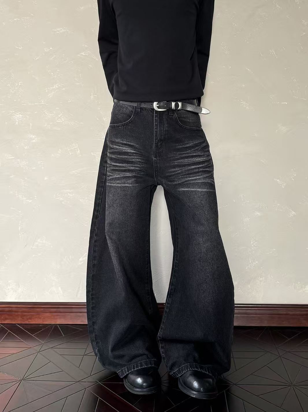 Vintage Black washed vintage whiskered straight leg sloping jeans Size US 32 / EU 48 - 2 Thumbnail