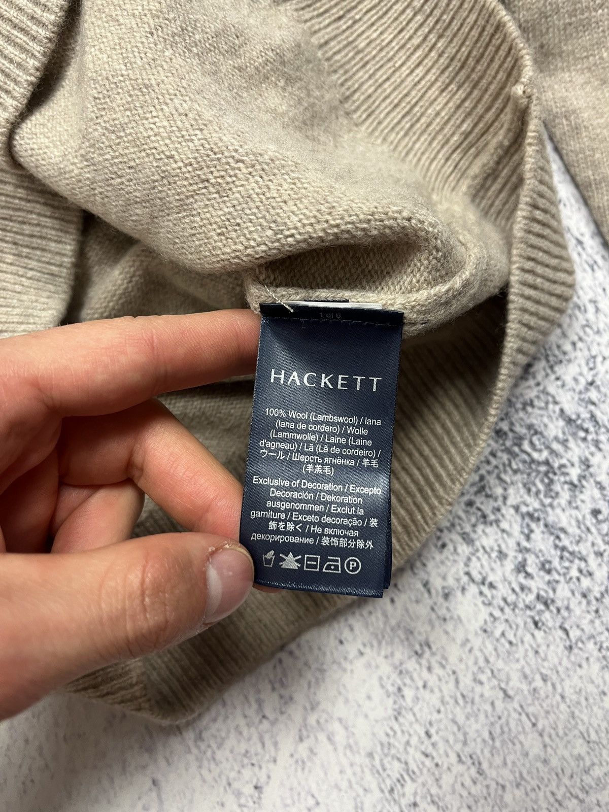 Hackett Hackett Merino Lambswool V Neck Sweater Beige Luxury Size US S / EU 44-46 / 1 - 7 Thumbnail