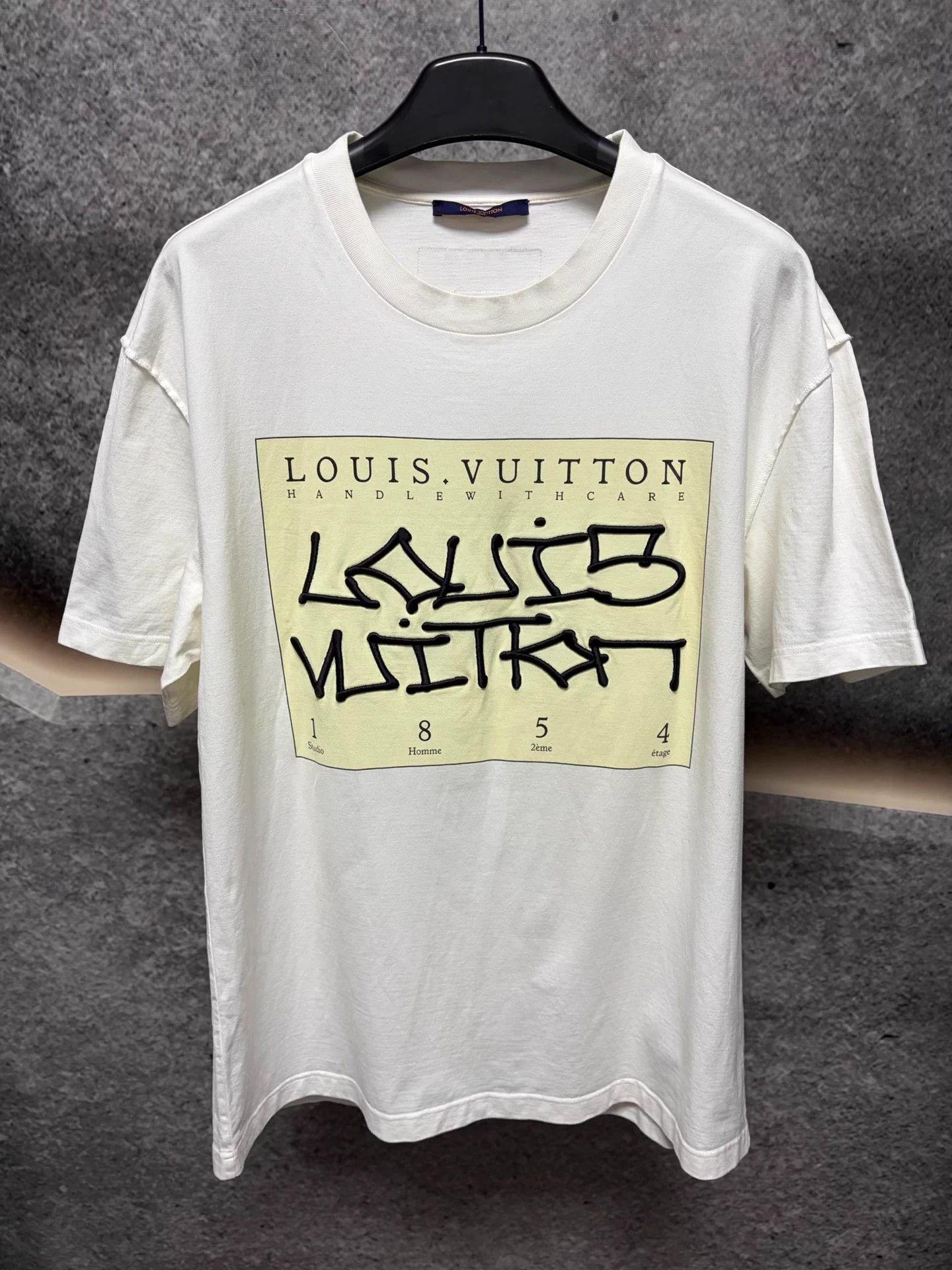 Louis Vuitton LV Signature short sleeve T-shirt XL like new Size US XL / EU 56 / 4 - 1 Thumbnail