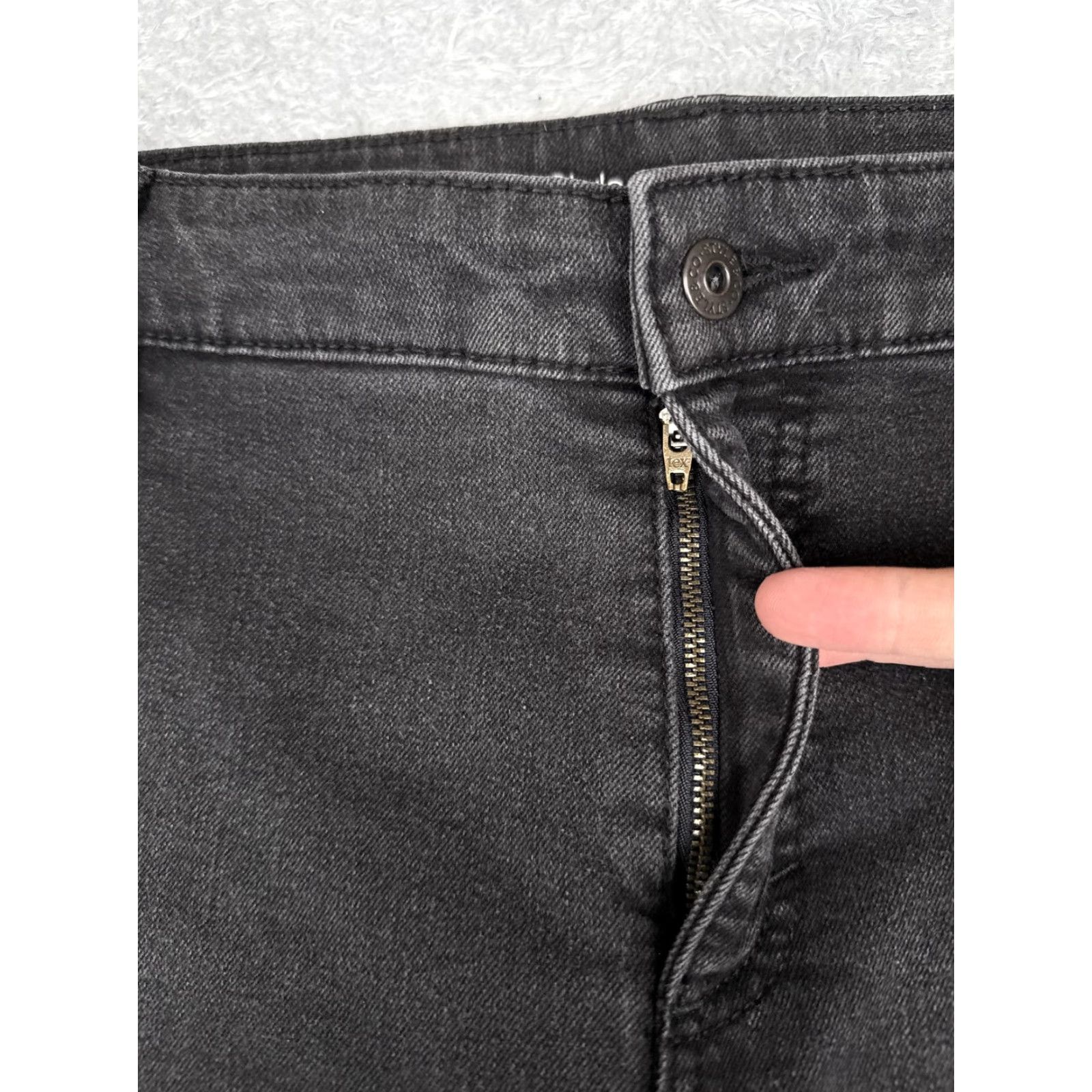 Style & Co Style & Co Curvy Capri Jeans Womens 18W Black Gray Stretch Denim Plus Size Jeans Size 40" / US 18 - 5 Thumbnail