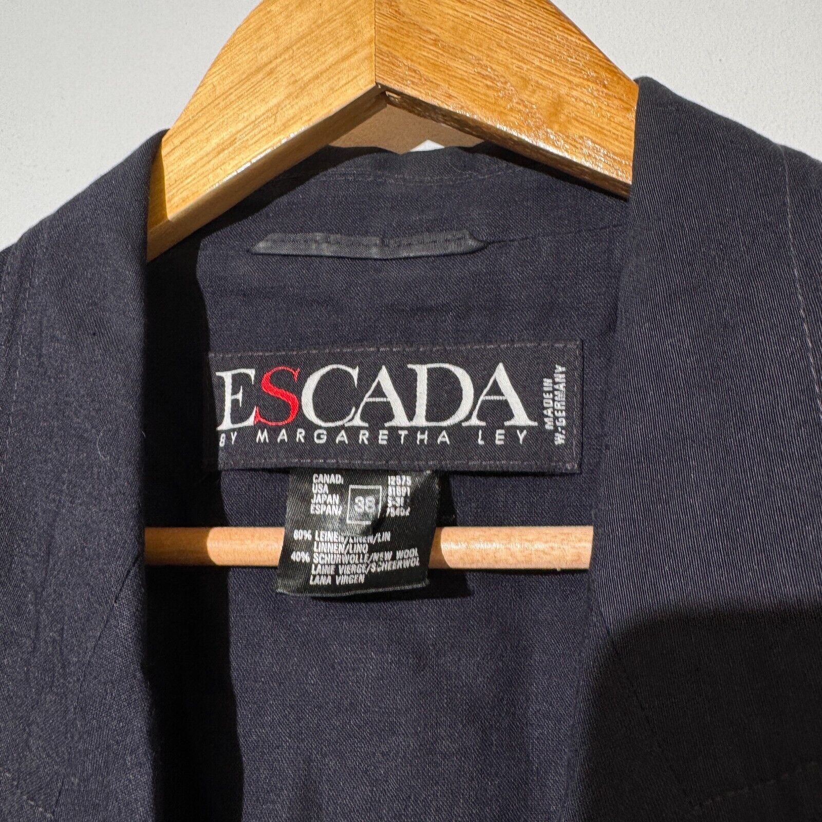 Escada × Vintage Escada Margaretha Navy Linen Wool Blazer Jacket Size 38 IT Size US L / EU 52-54 / 3 - 5 Thumbnail