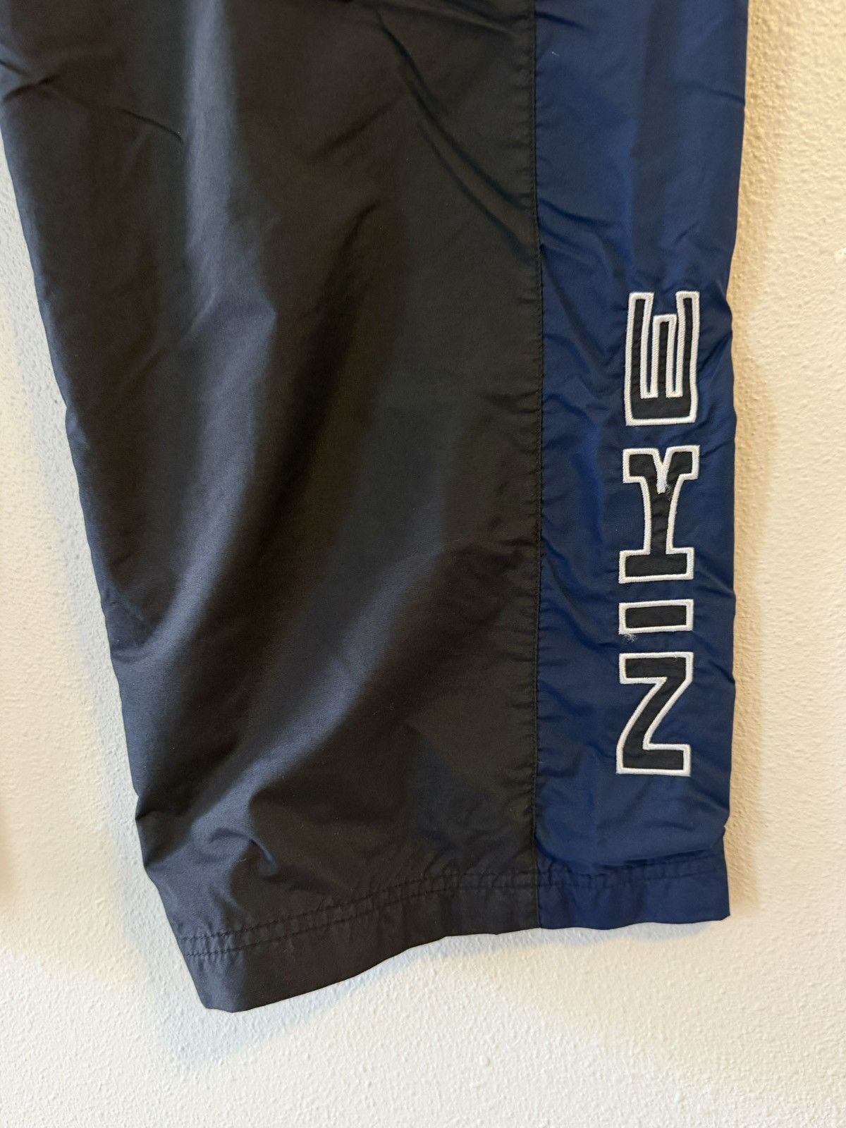 Nike vtg y2k nike baggy blue nylon track pants 40x31 Size US 40 / EU 56 - 5 Thumbnail