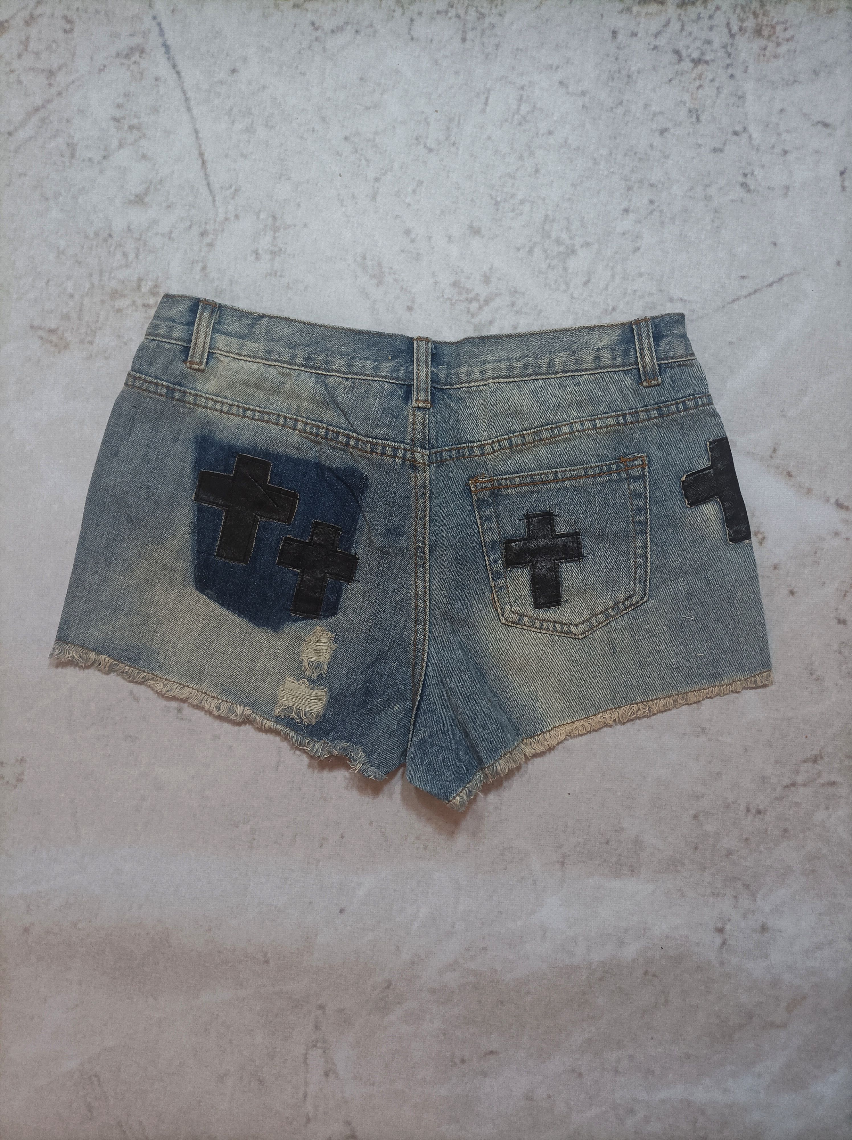 Japanese Brand × Vintage Vintage Y2K Distressed Shorts Japanese CHROME HEARTS style Size 30" / US 8 / IT 44 - 2 Thumbnail
