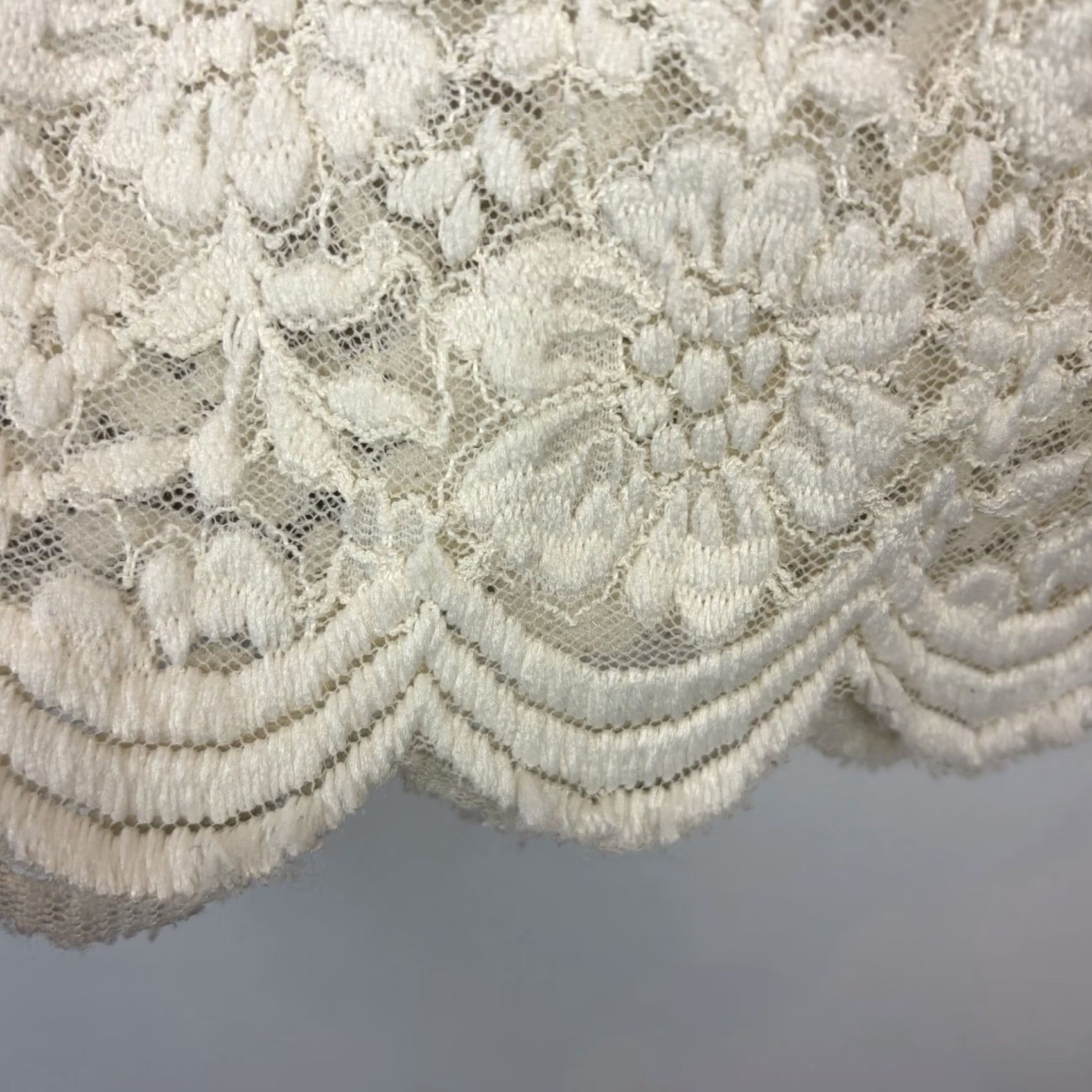 Bcbgmaxazria BCBGMAXAZRIA Blouse Womens M Ivory Lace Mock Neck Long Sleeve Casual Size M / US 6-8 / IT 42-44 - 6 Thumbnail