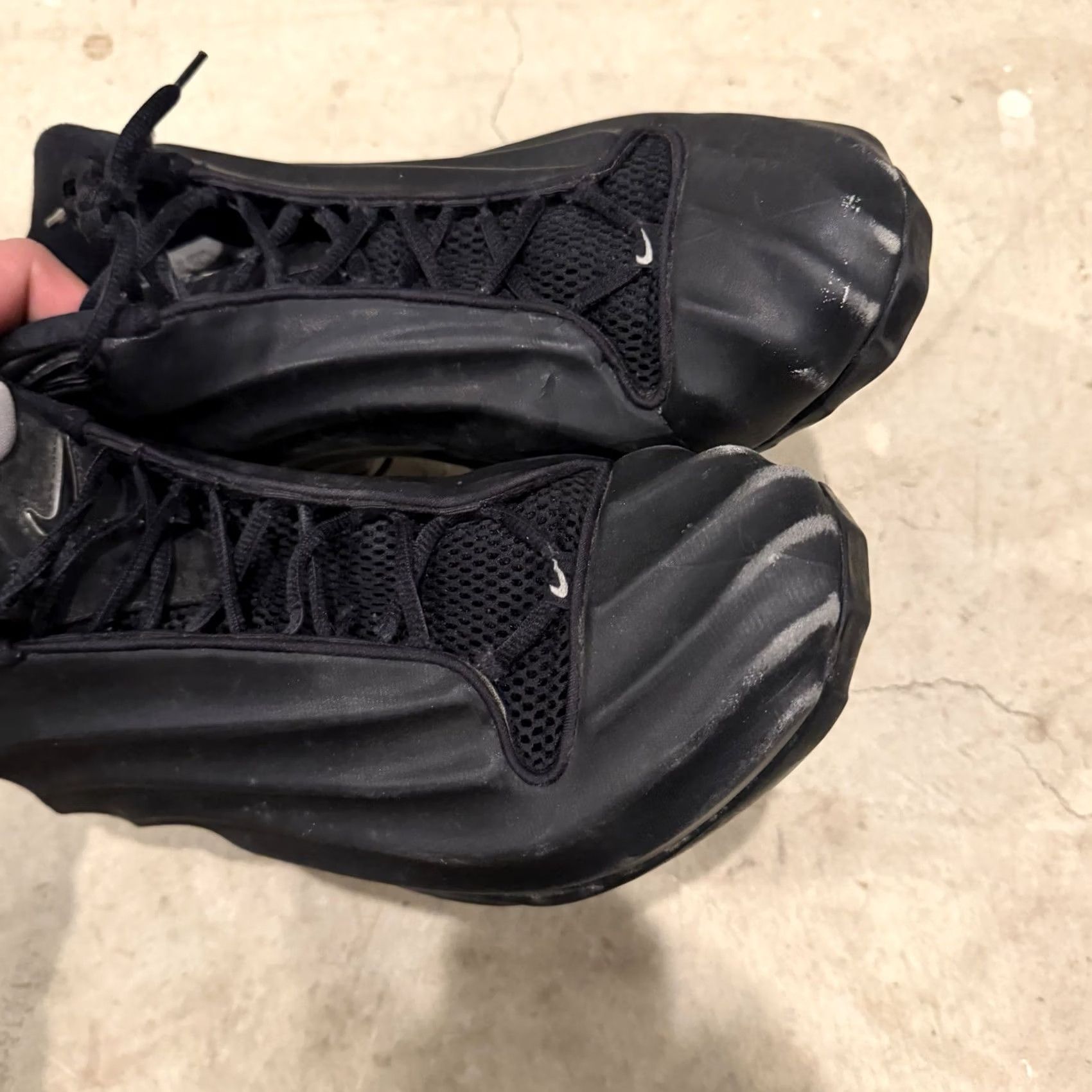 Nike VINTAGE Nike Air Signature Player TB Black Silver 11.5 139372-001 Distressed Mens Sneaker Carbon Black Silver 2001 Size US 11 / EU 44 - 6 Thumbnail