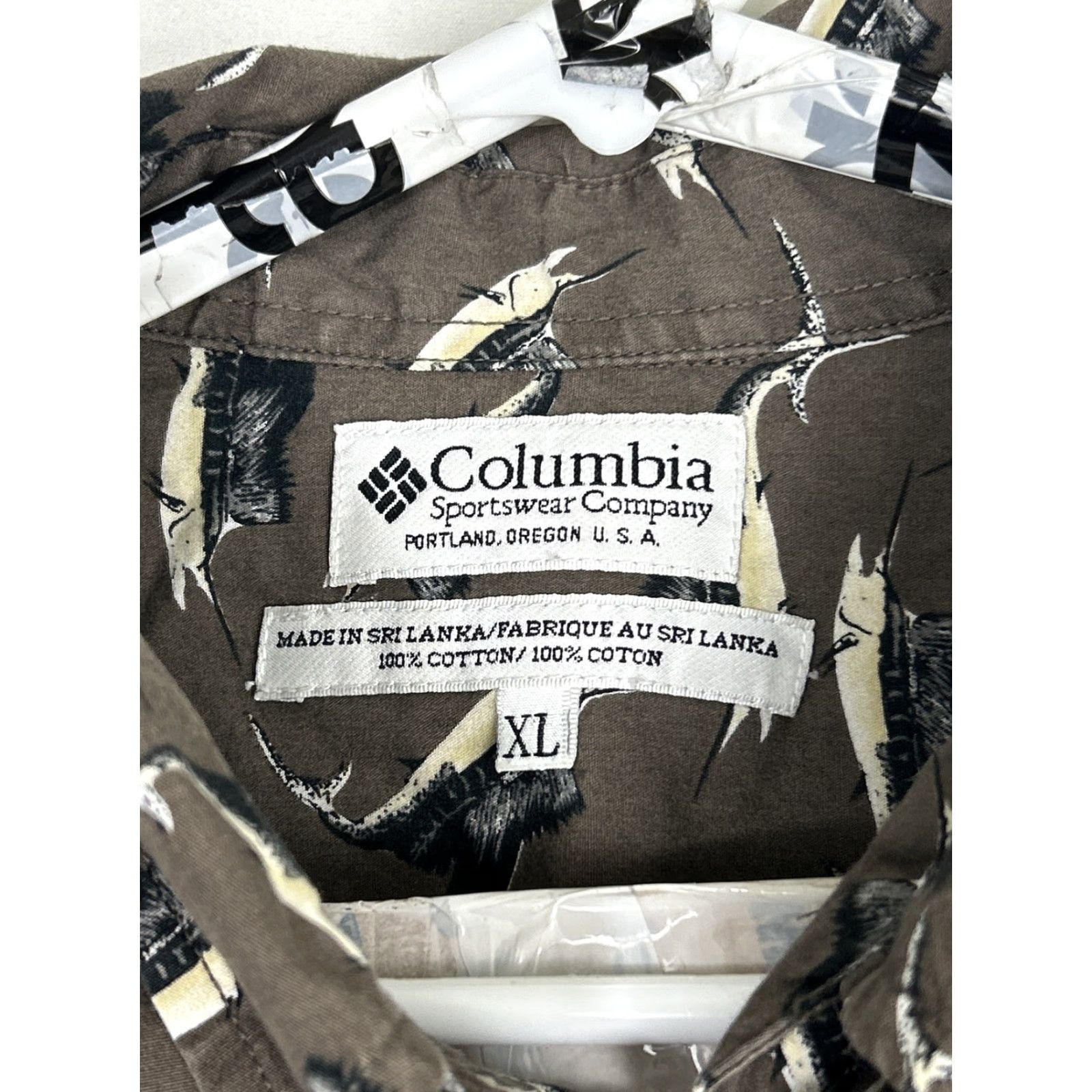 Vintage Columbia Mens XL Short Sleeve Button-Down Shirt Gray Marlins Graphic AOP Shirt Size US XL / EU 56 / 4 - 4 Thumbnail