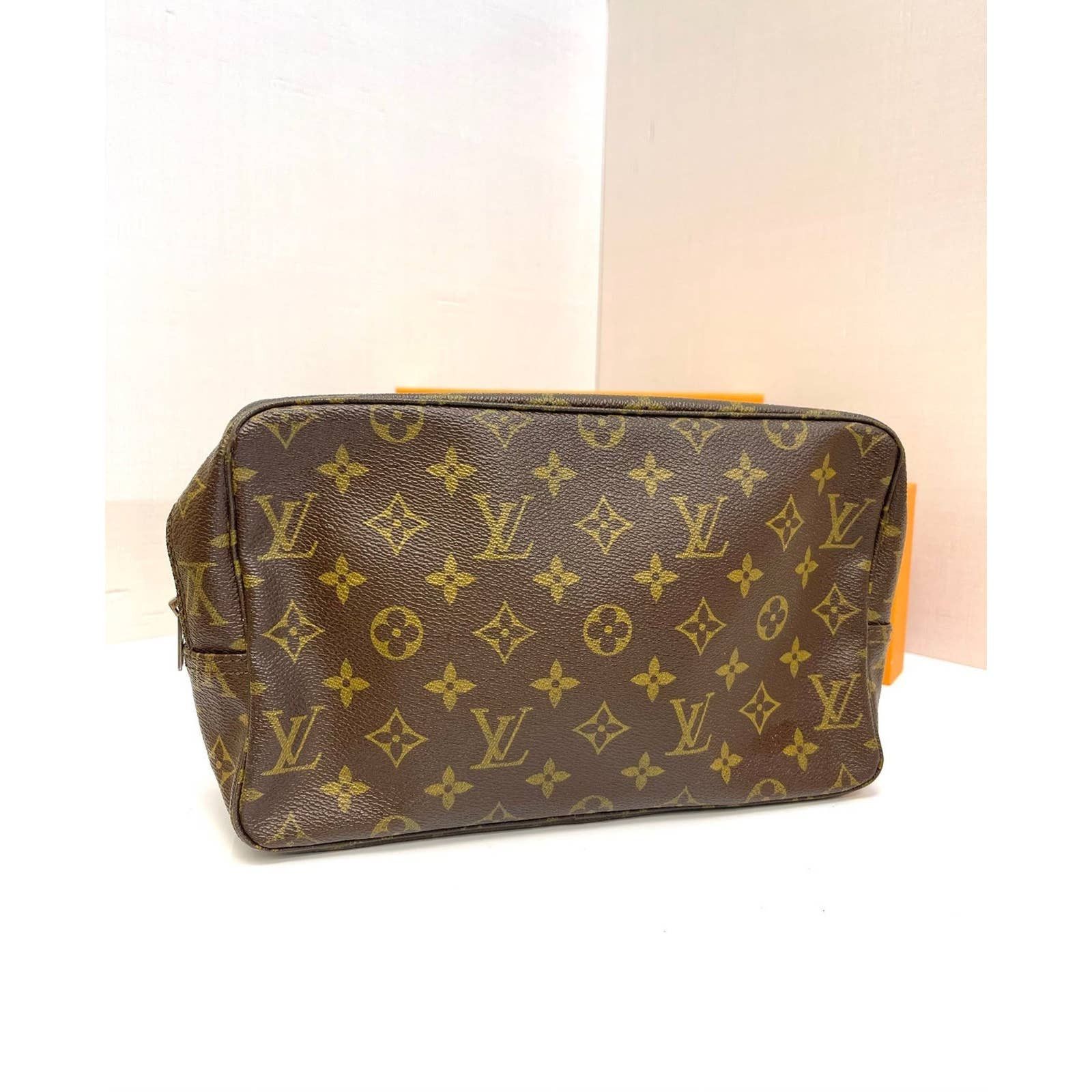 Louis Vuitton 1987 pre-owned Trousse Toilette 28 cosmetic pouch, Brown