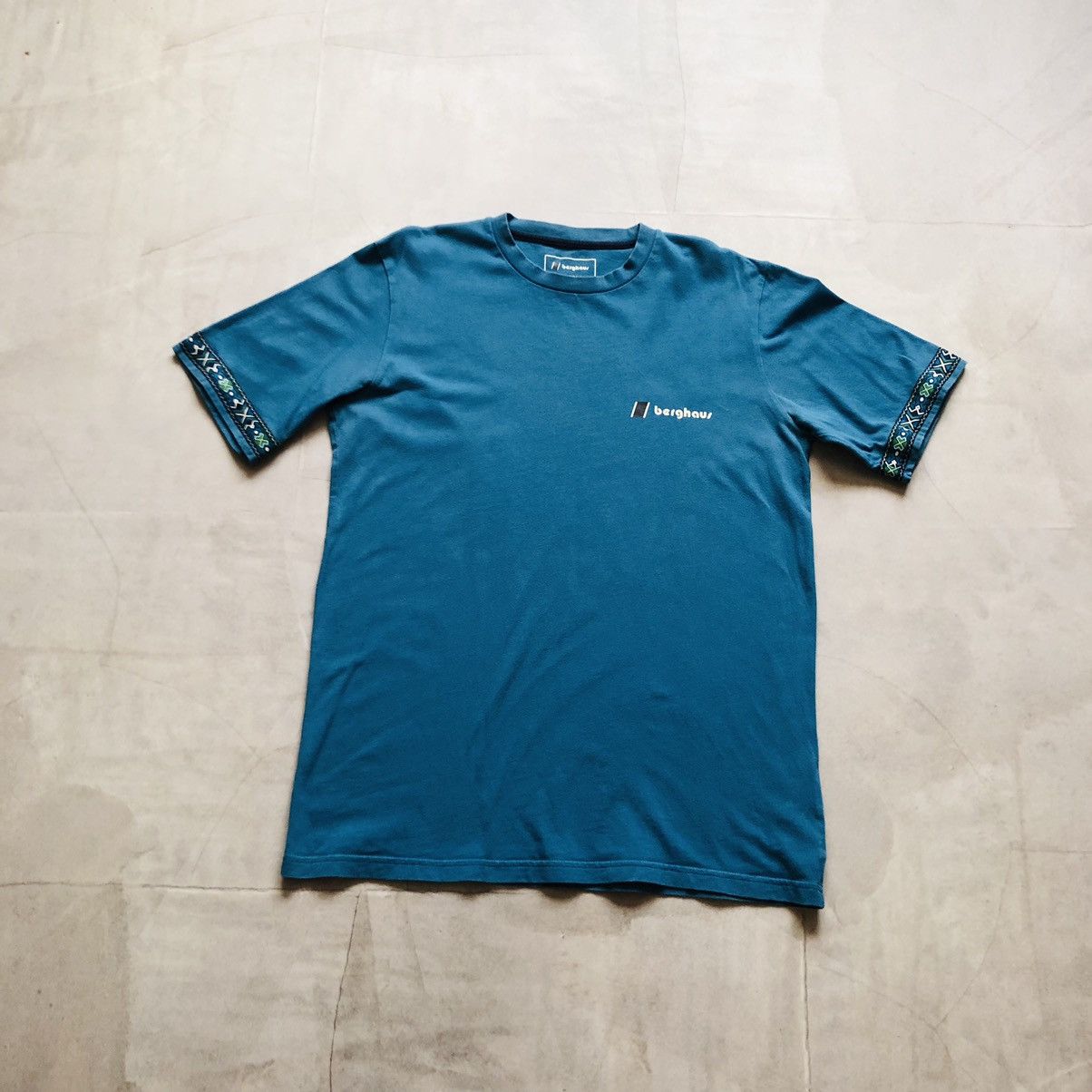Berghaus Berghaus blue Chest Printed Logo T-shirt Tee mountain Size US L / EU 52-54 / 3 - 1 Thumbnail