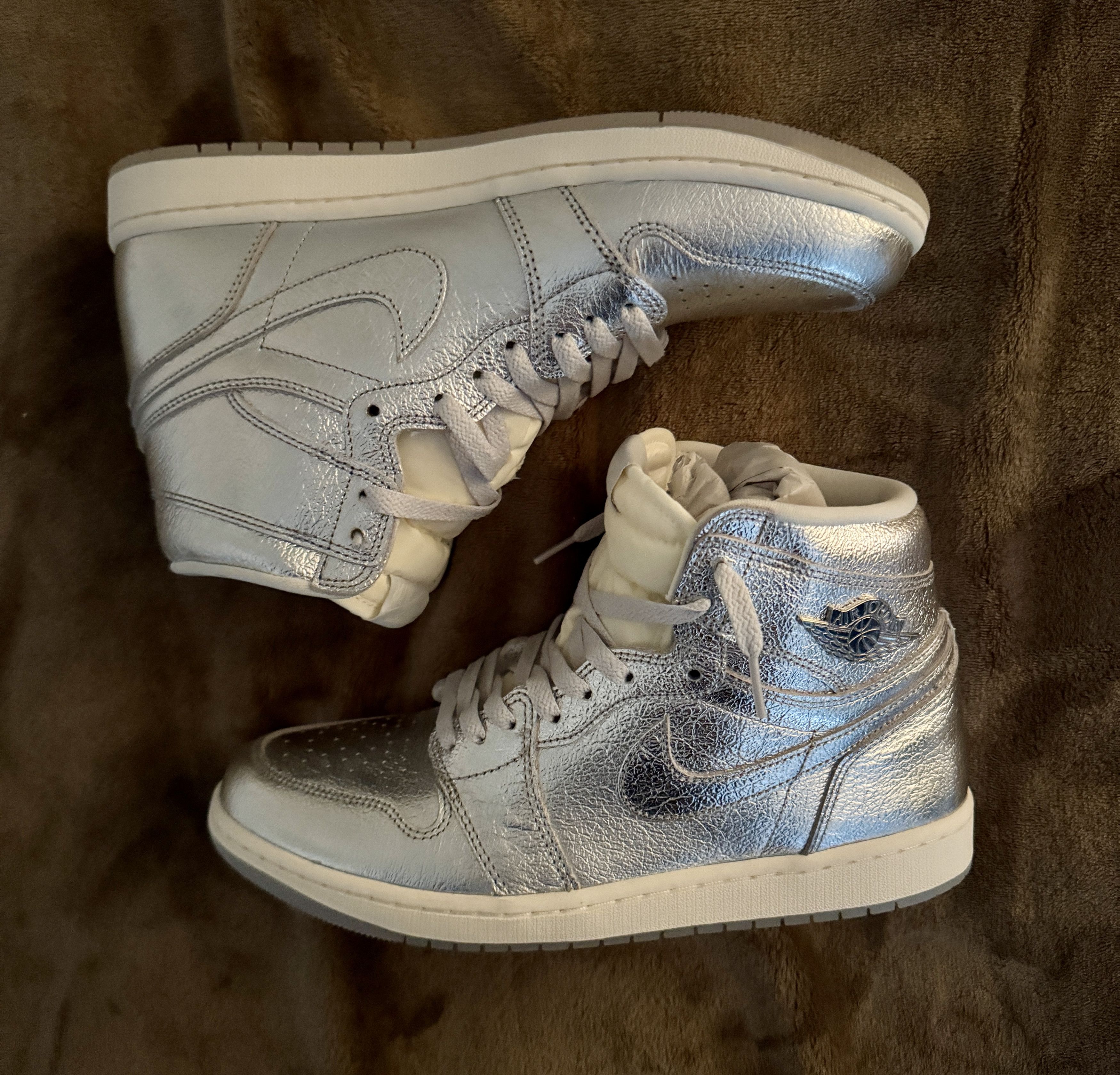 Nike Nike Air Jordan 1 Retro Hi OG Metallic Silver Size US 12 / IT 42 - 3 Thumbnail