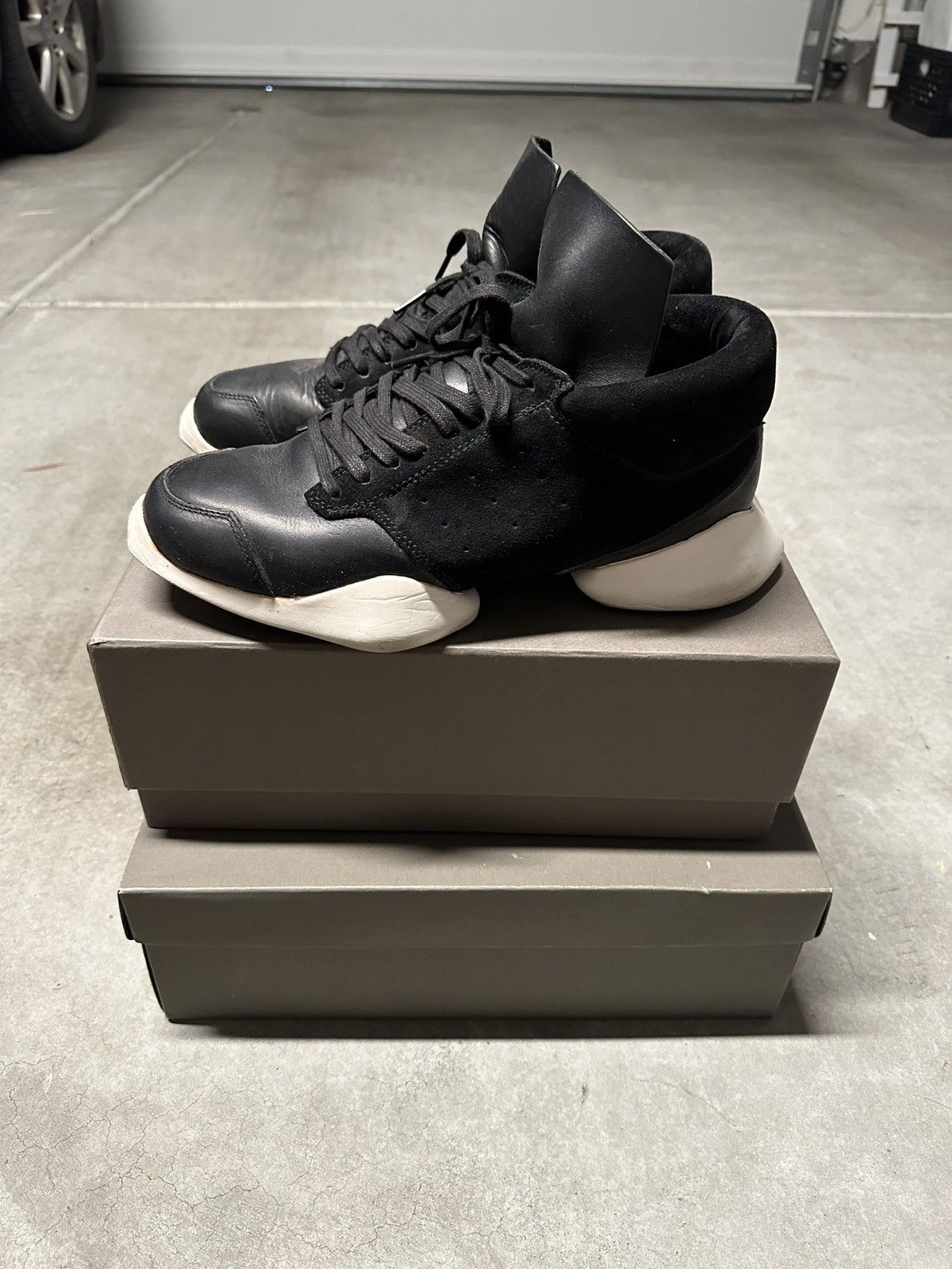 image of Adidas Vicious Leather Tech Runner Runners Shoes in Black/White, Men's (Size 10)