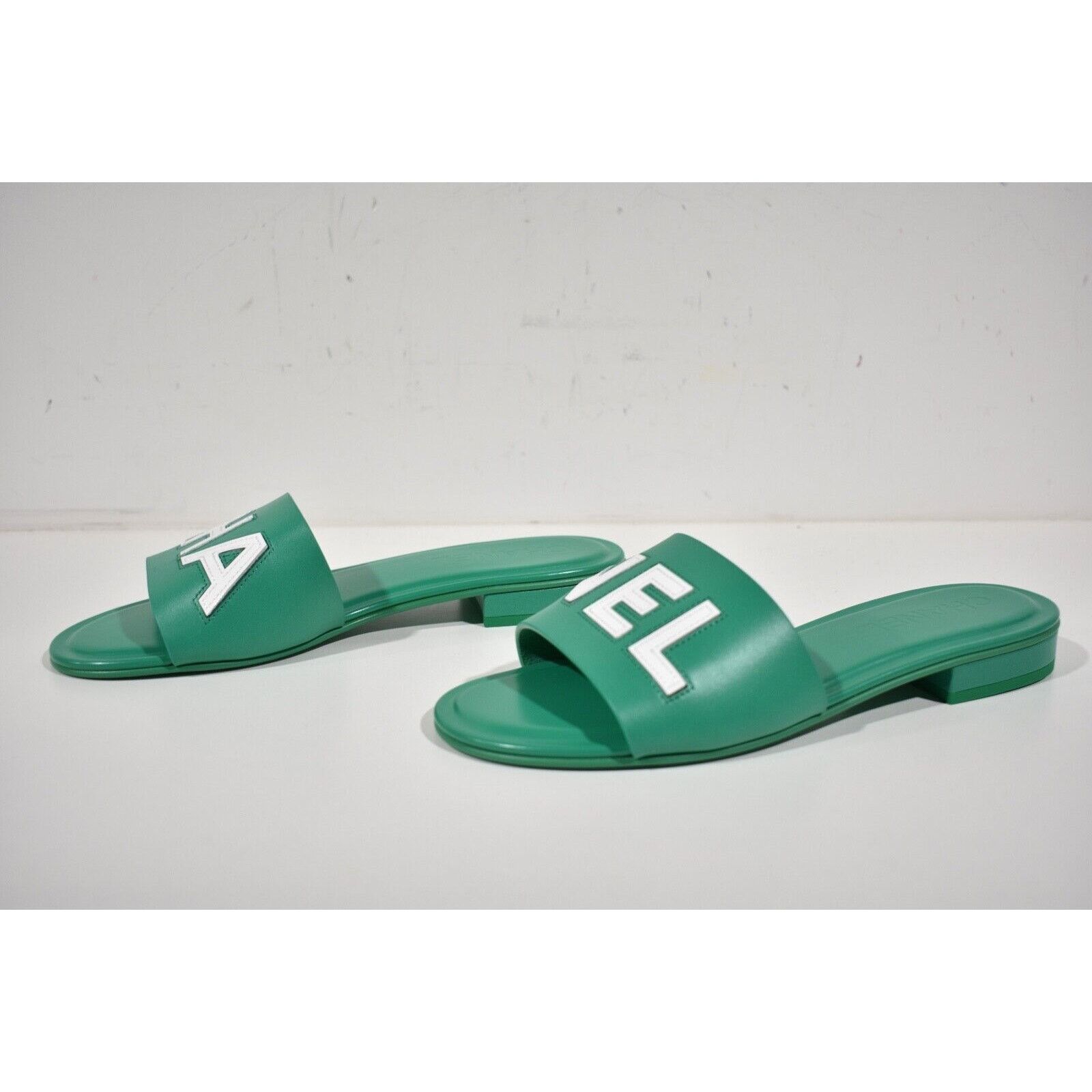 Chanel Chanel 23P Green White Leather CC Logo Letter Mules Slide Size US 8.5 / IT 38.5 - 10 Thumbnail