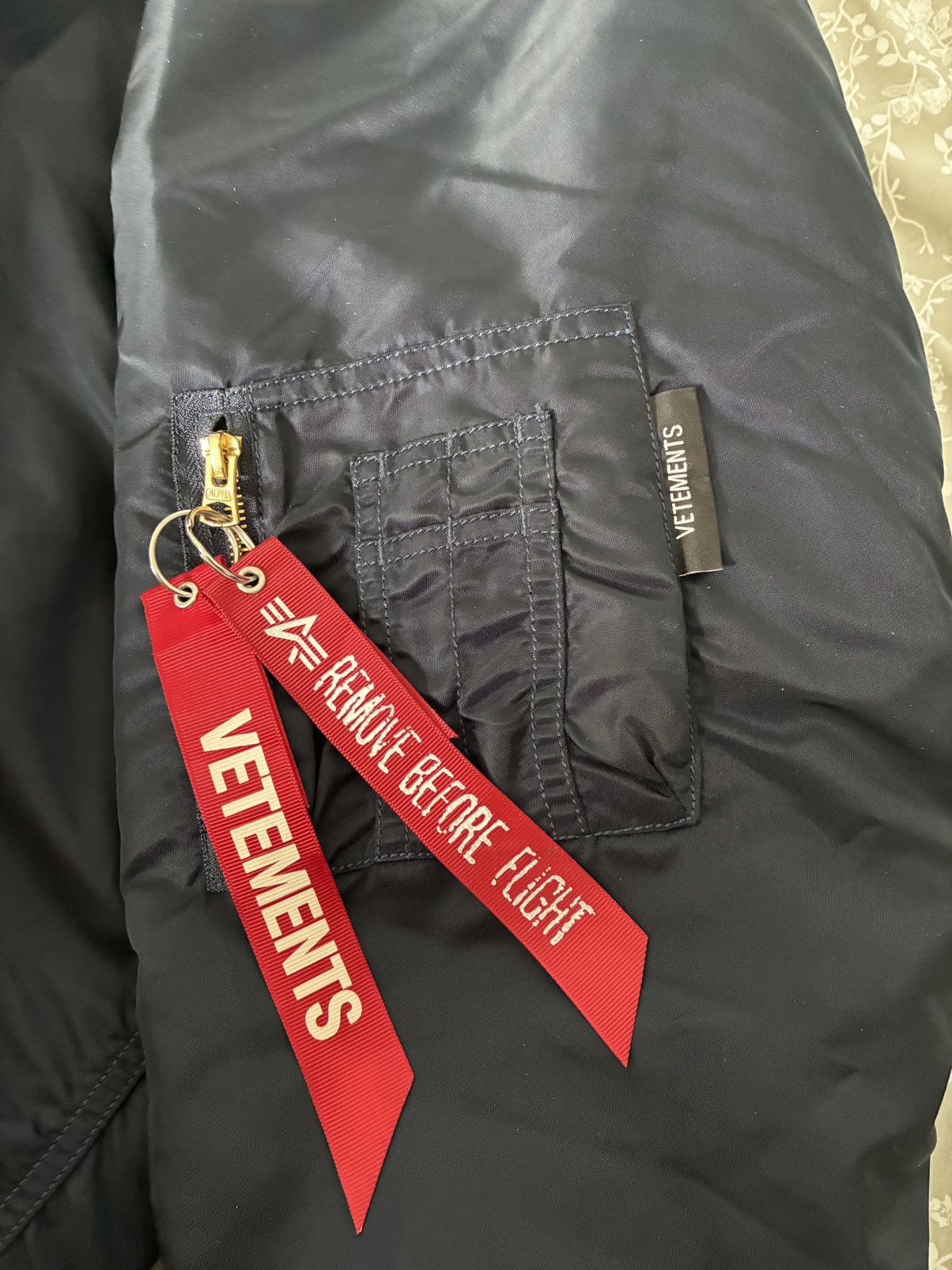 Vetements Vetements university bomber jacket Size US S / EU 44-46 / 1 - 3 Thumbnail