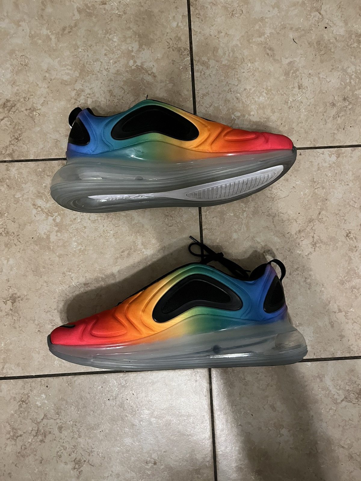 Nike Be True Nike AirMax 720 Size US 10 / EU 43 - 2 Thumbnail