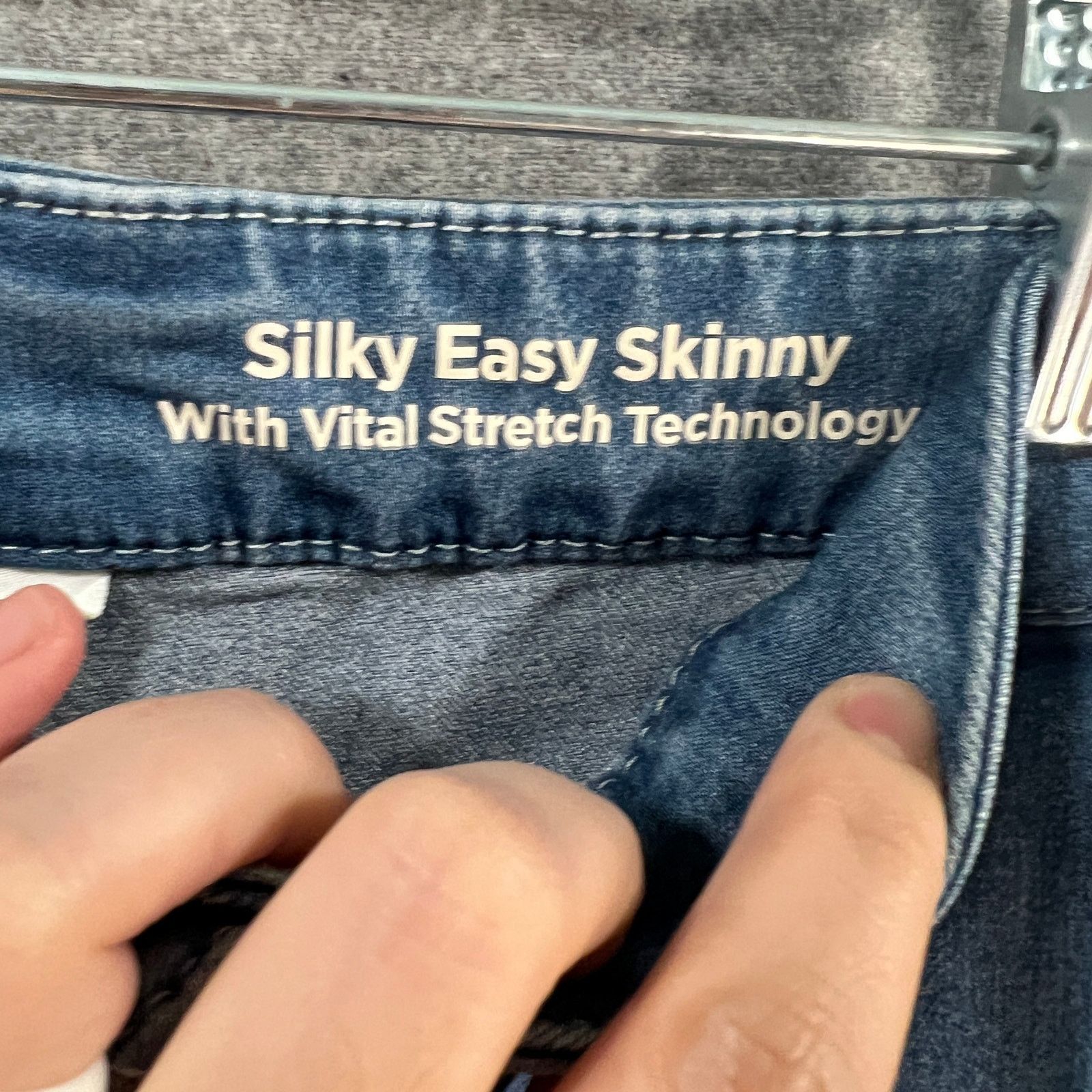 Other Laurie Felt Silky Denim The Easy Skinny Jeans - Indigo Light Size 42" / US 20 - 4 Thumbnail