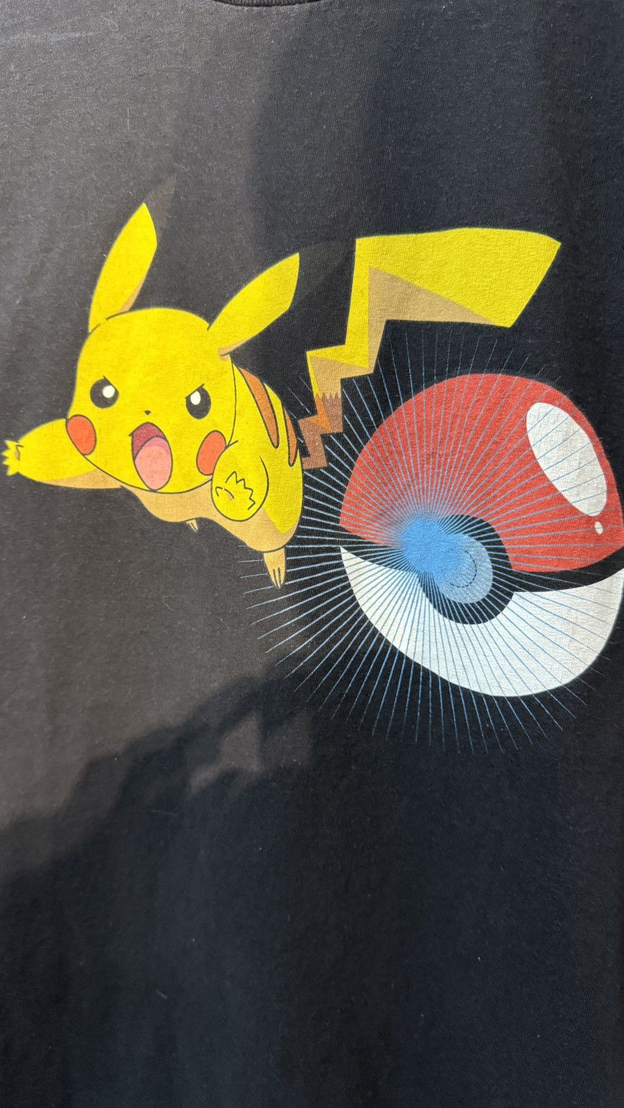 Pokemon 2007 POKEMON PIKACHU NINTENDO GIANT TSHIRT Size US S / EU 44-46 / 1 - 2 Thumbnail
