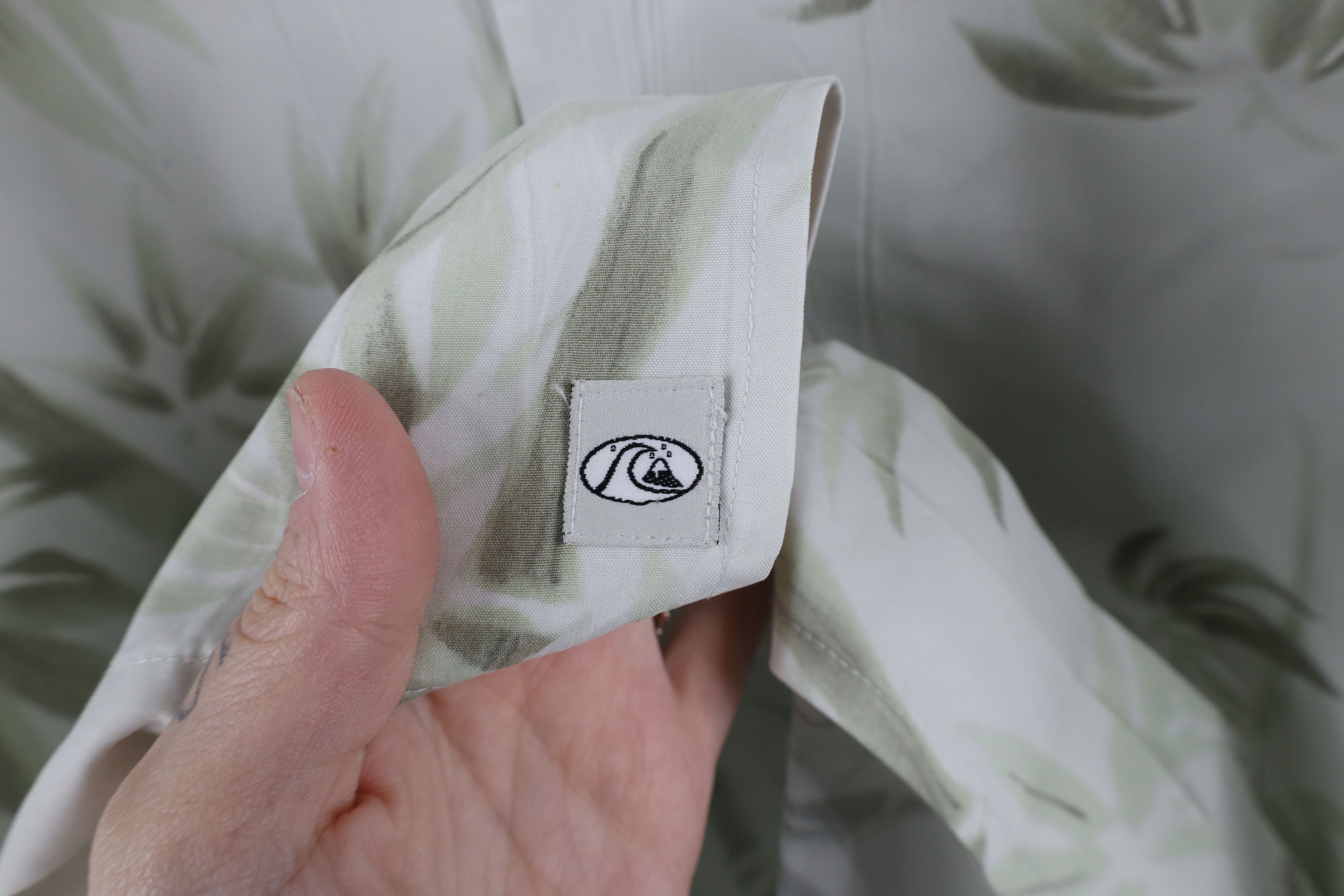 Quiksilver × Vintage Vintage 90s Y2K Quiksilver Surfing Hawaiian Button Shirt Size US XXL / EU 58 / 5 - 10 Thumbnail