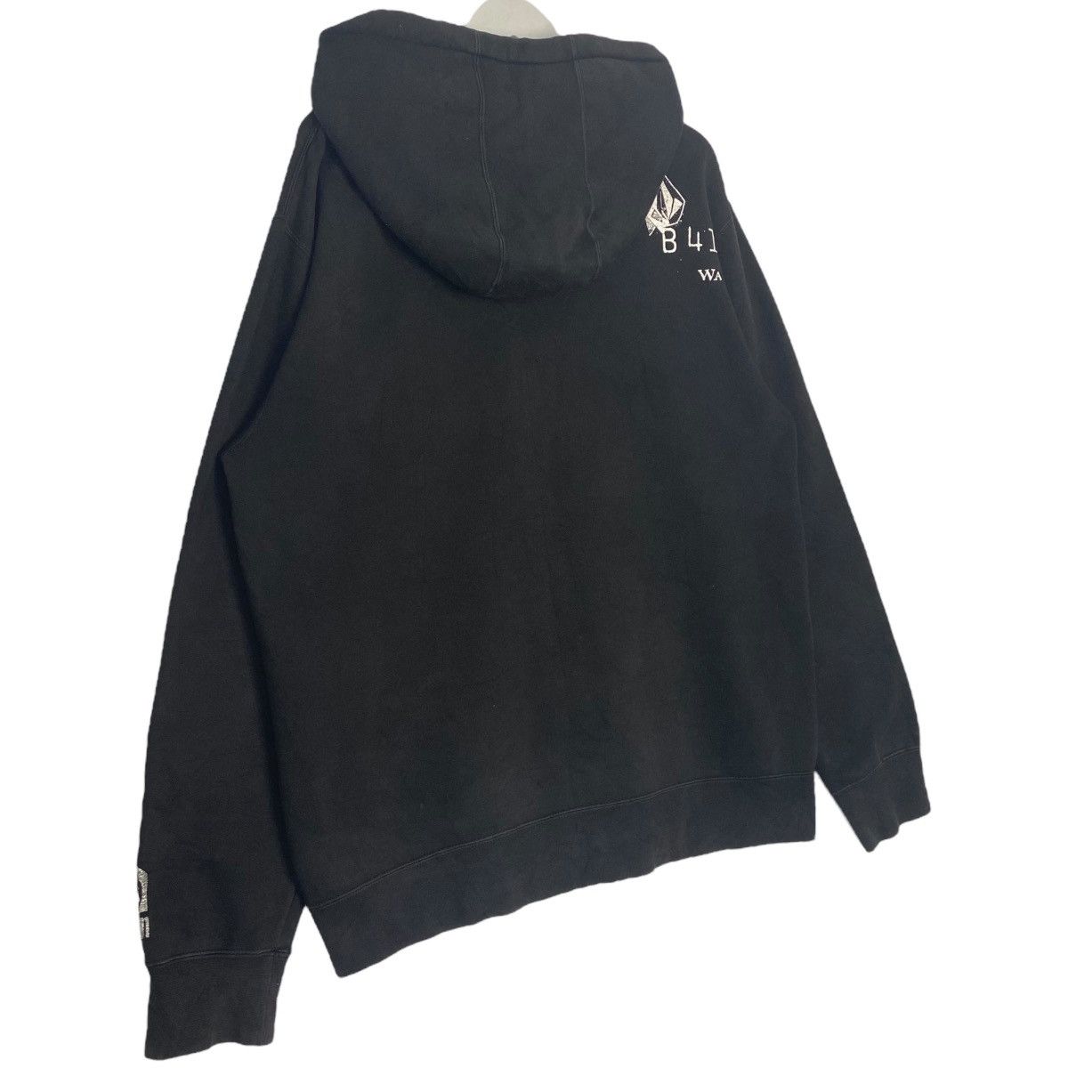 Vintage Vintage Helly Hansen Printed Crewneck Sweatshirt Black Size US M / EU 48-50 / 2 - 10 Thumbnail