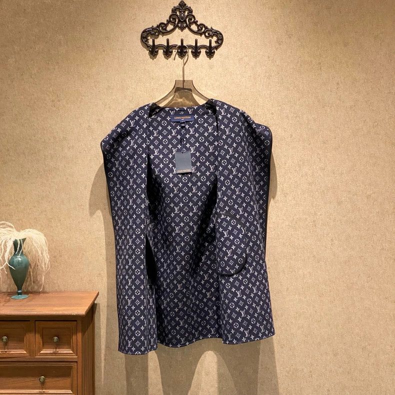 Louis Vuitton Louis Vuitton Blue Patchouli bathrobe coat Size XXS / US 00 / IT 34 - 3 Thumbnail