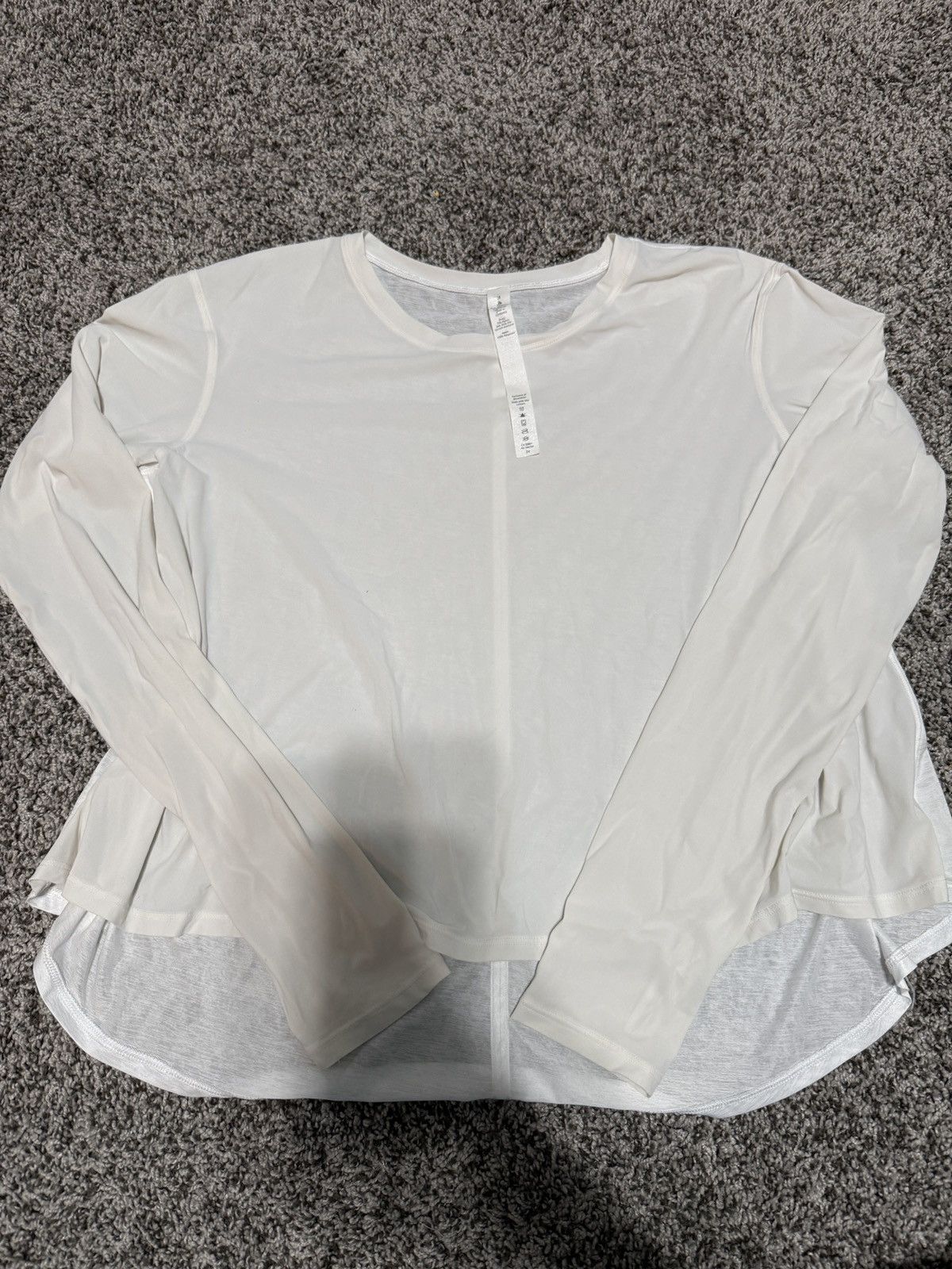 Lululemon Lululemon White Long Sleeve Top Size 4 Size S / US 4 / IT 40 - 1 Thumbnail