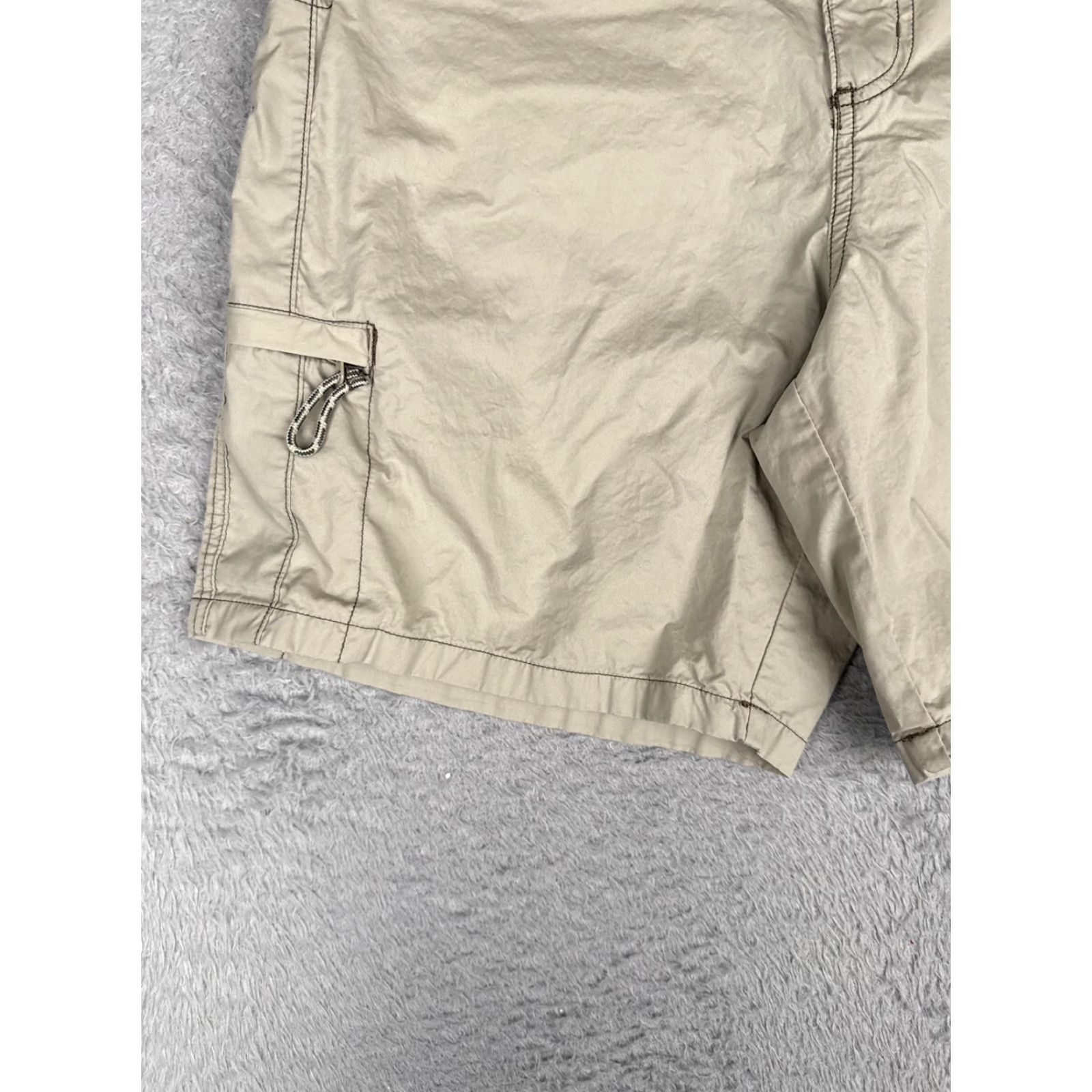 Vintage Columbia Cargo Shorts Womens 12 Beige Twill Hiking 8 Inseam Pockets Outdoor Size 34" / US 12 / IT 48 - 3 Thumbnail