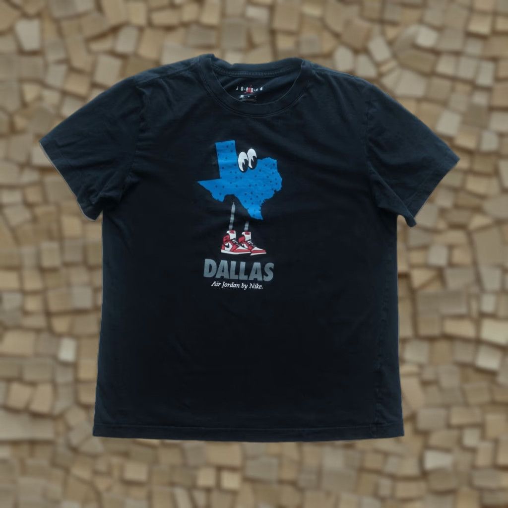 Nike VINTAGE Nike Air Jordan Dallas Texas Jordan 1 Y2K 90s Retro Black T Shirt Mens SZ M 2019 Size US M / EU 48-50 / 2 - 1 Thumbnail