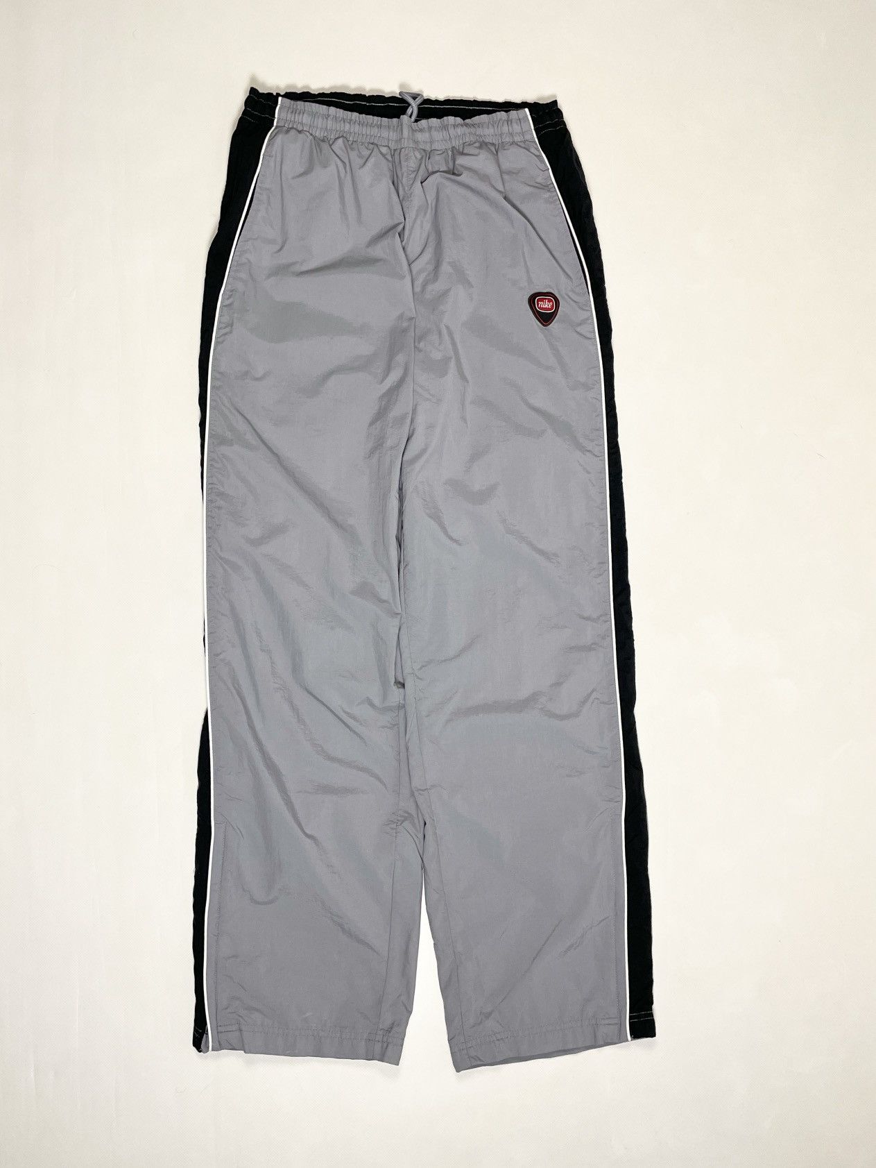 Nike Nike Vintage 00s 💋 silver grey acg truck sweat sport pants Size US 32 / EU 48 - 2 Thumbnail