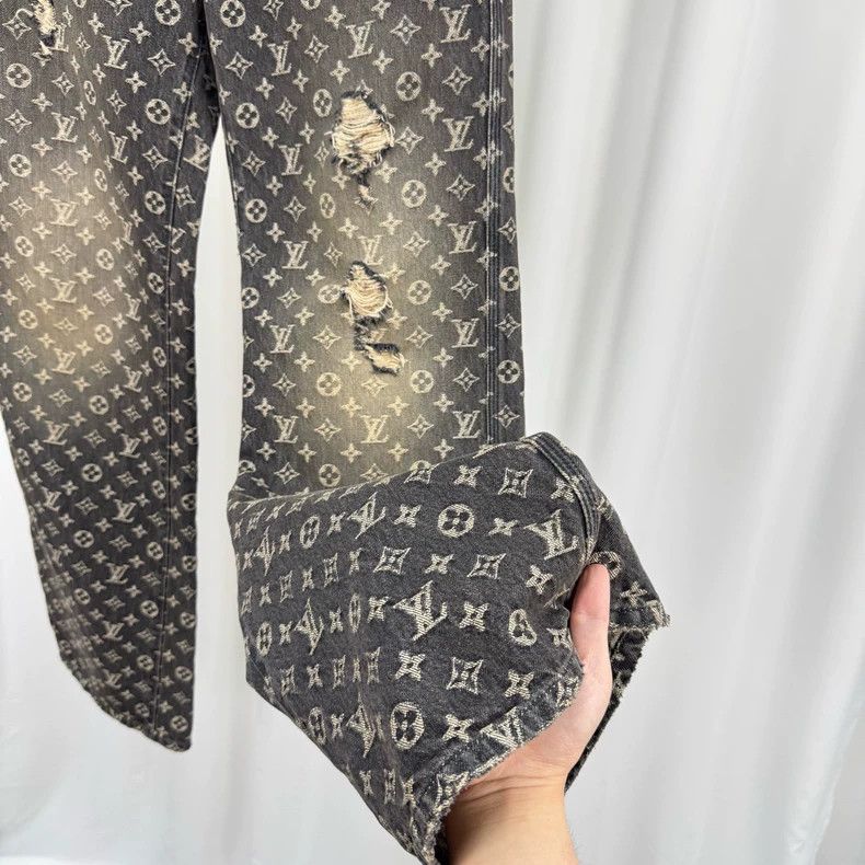Louis Vuitton Louis Vuitton Red thread embroidered presbyopic full-print Size US 28 / EU 44 - 4 Thumbnail