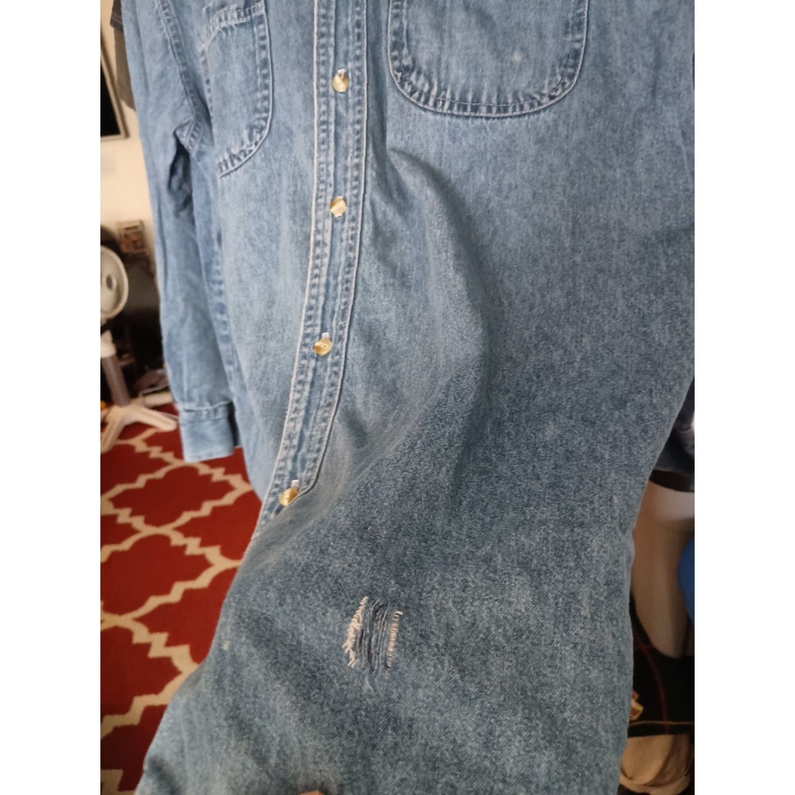 Marlboro VINTAGE Marlboro Denim Long Sleeve Button-Up Shirt L Made In USA Men Blue USA 90s Distressed Left Pocket Tear Size US L / EU 52-54 / 3 - 5 Thumbnail