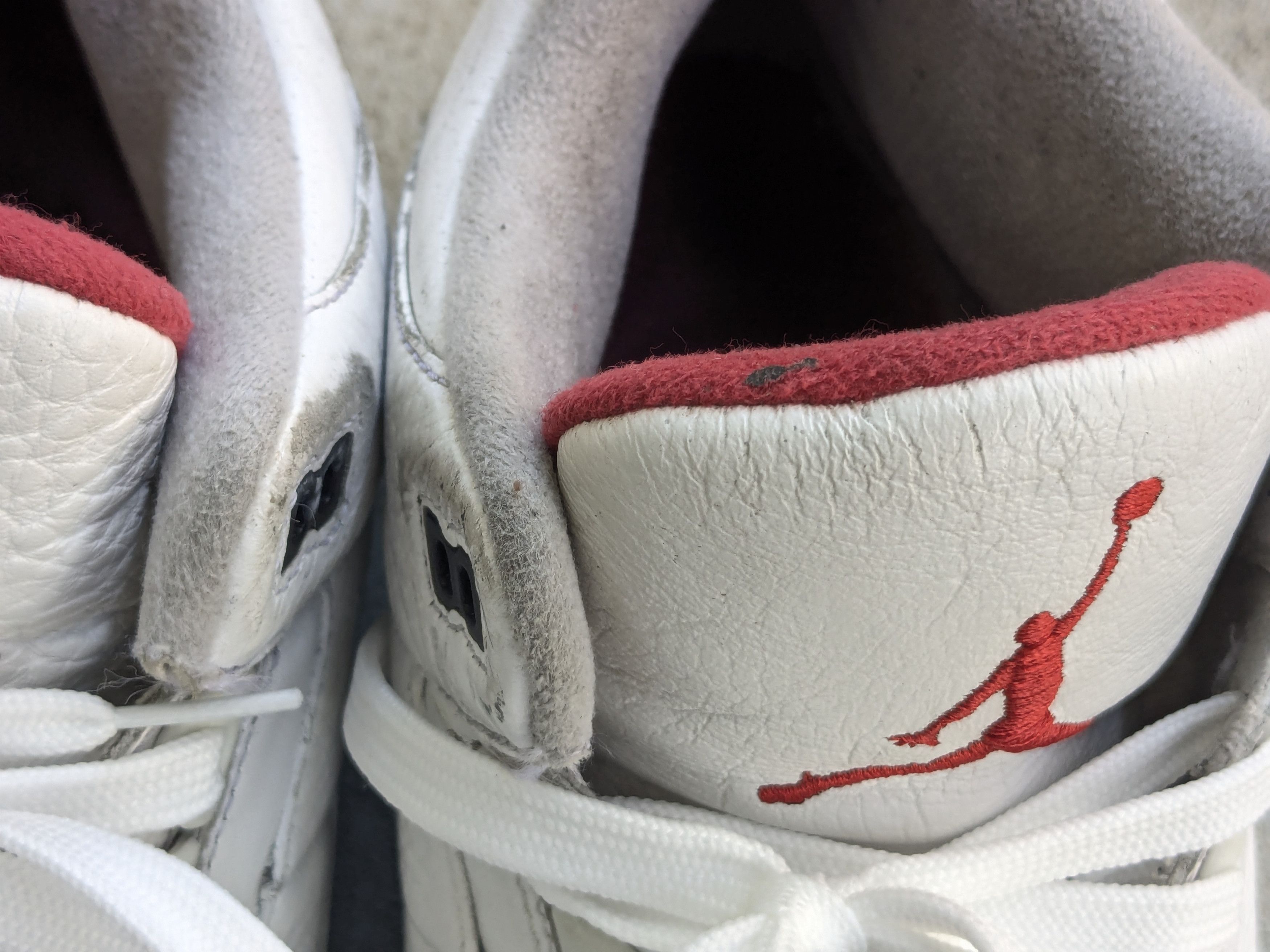 Jordan Brand Nike Air Jordan Retro 3 White Cement 13 2011 136064-105 Size US 13 / EU 46 - 6 Thumbnail