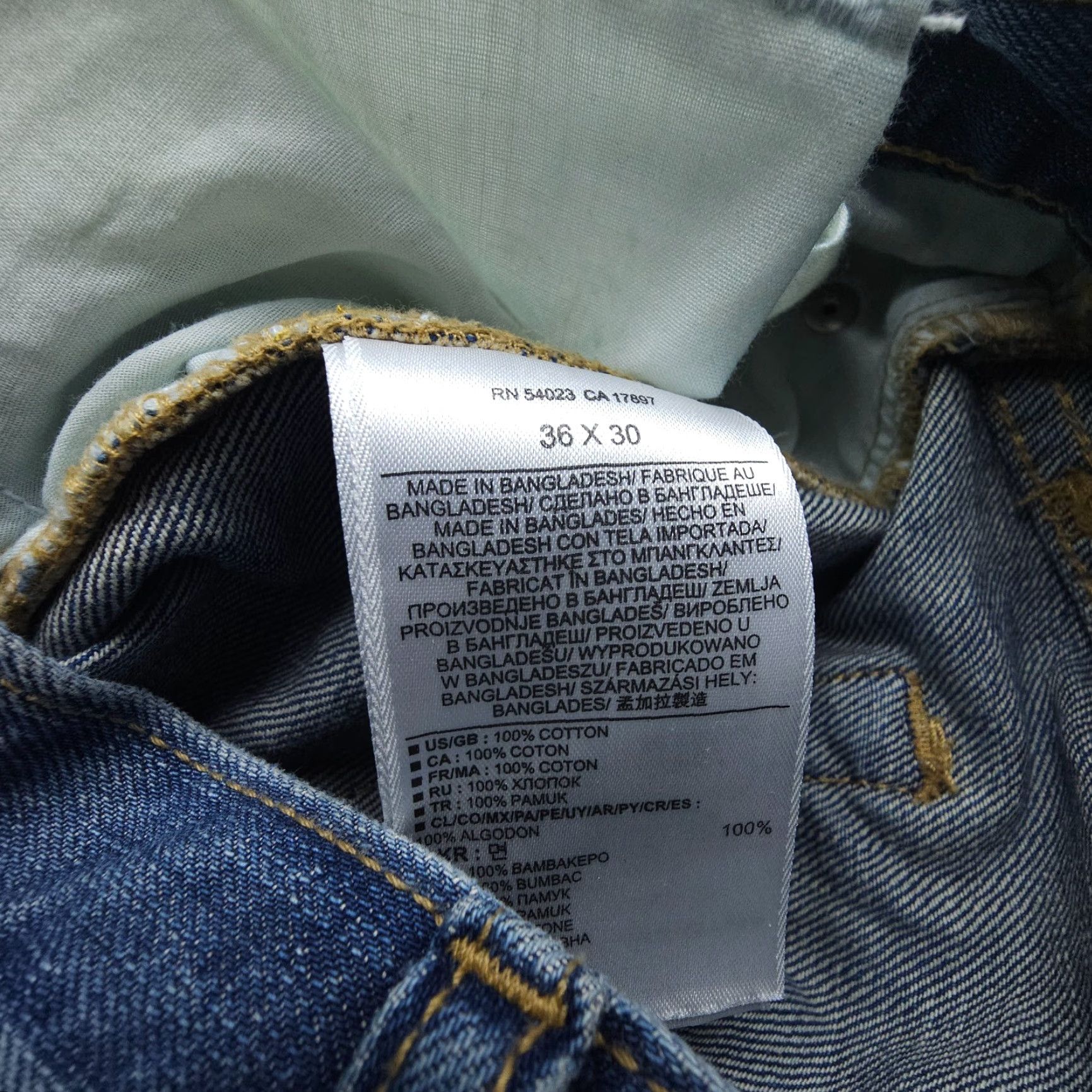 Banana Republic Banana Republic Jeans Mens 36 x 29 Straight Denim Blue Solid Cotton Regular 5-Pocket Vintage? No Size US 36 / EU 52 - 7 Thumbnail