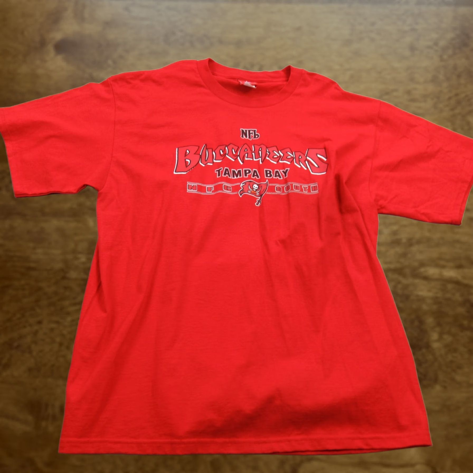 NFL NFL Team Apparel Shirt Mens XL Short Sleeve Crew Neck Tampa Bay Buccaneers Shirt Size US XL / EU 56 / 4 - 1 Thumbnail